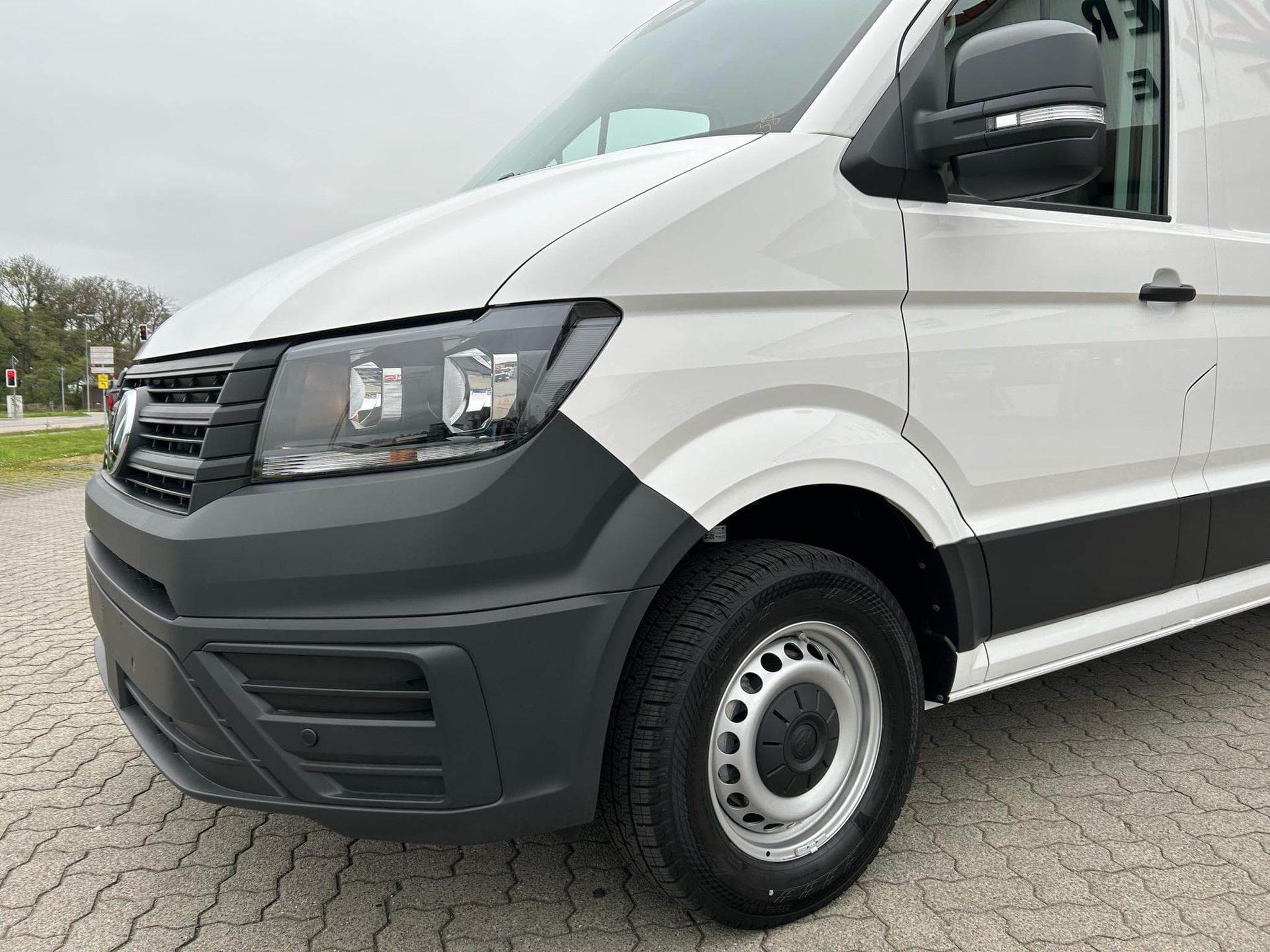 VW Crafter 35 2.0 TDI (2026) - Photo 2