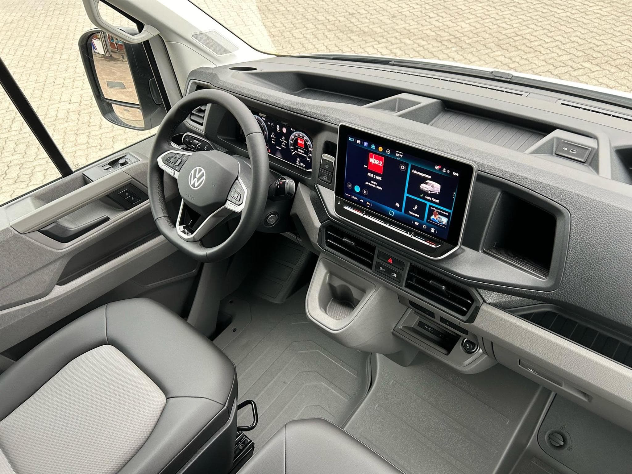 VW Crafter 35 2.0 TDI (2026) - Photo 7