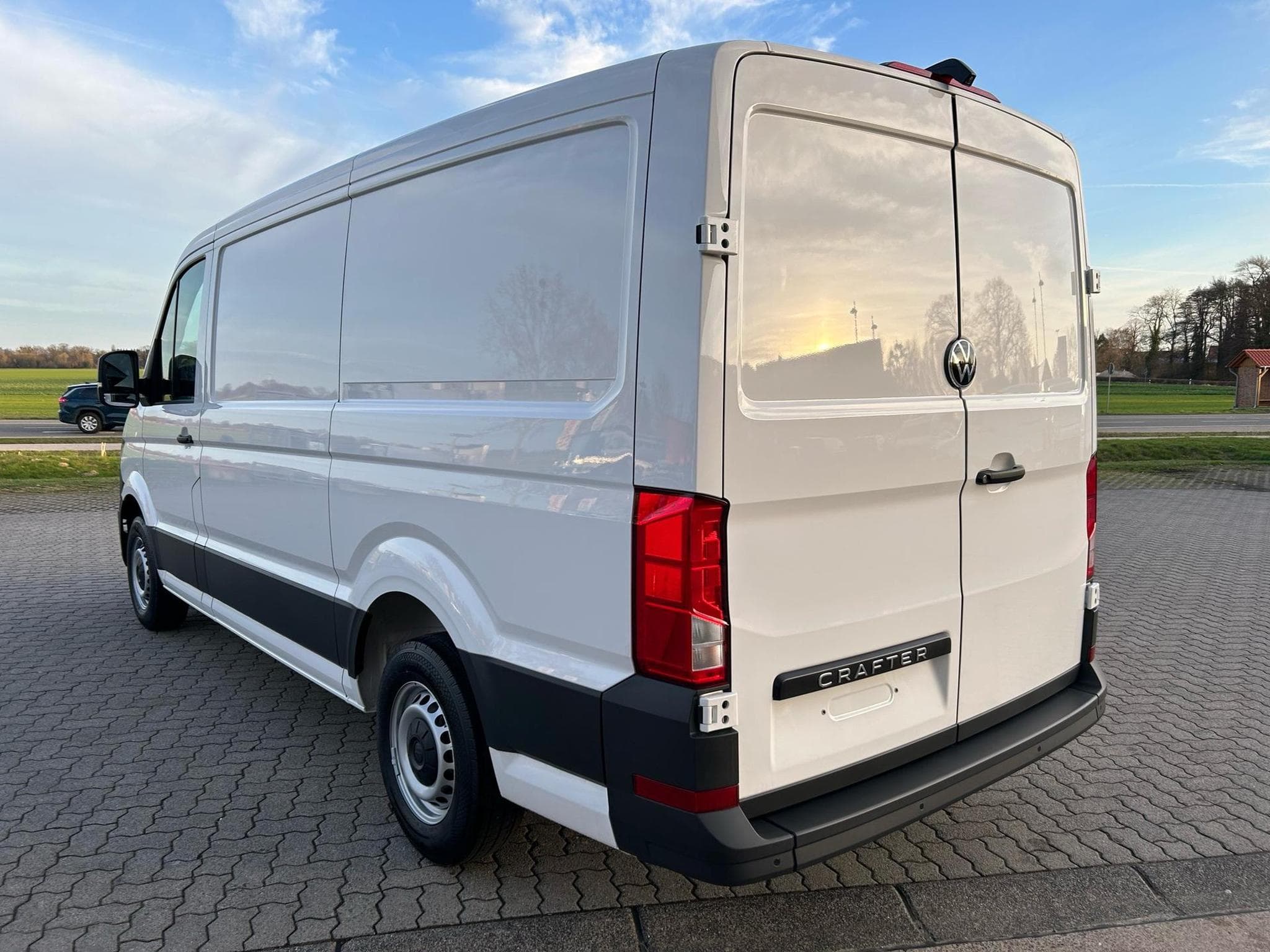 VW Crafter 30 2.0 TDI (2026) - Foto 16