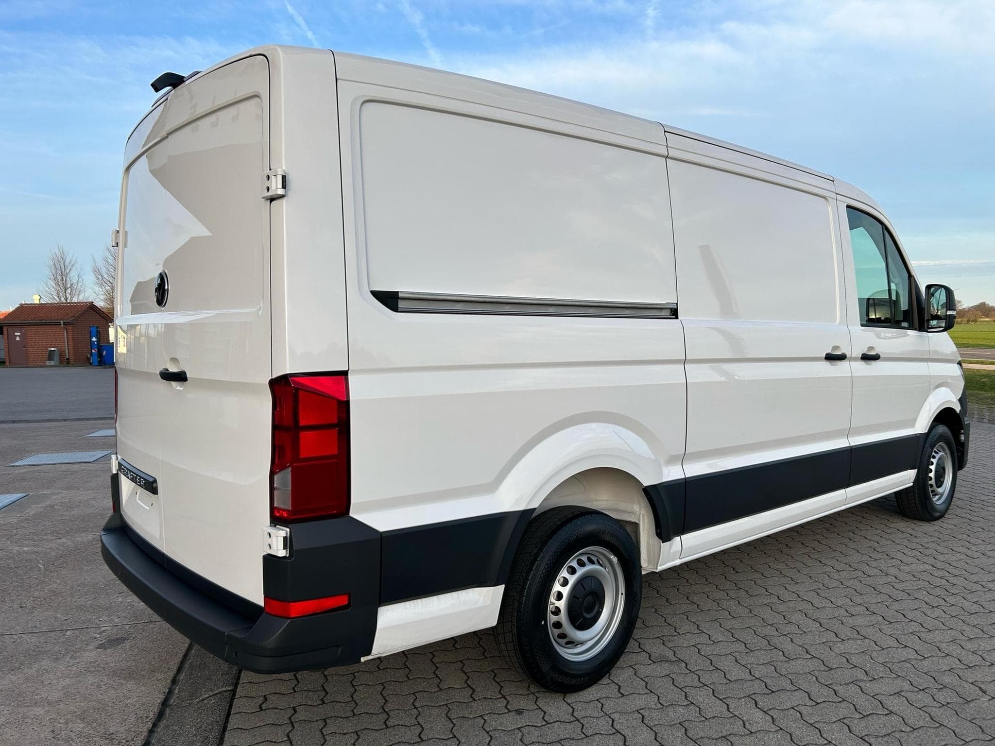 VW Crafter 30 2.0 TDI (2026) - Foto 19