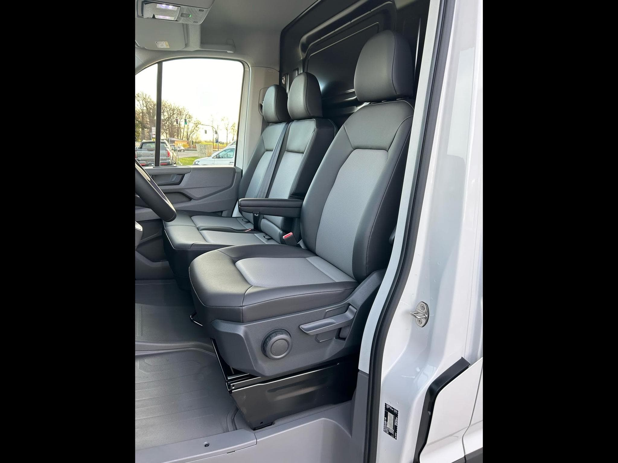 VW Crafter 30 2.0 TDI (2026) - Foto 5