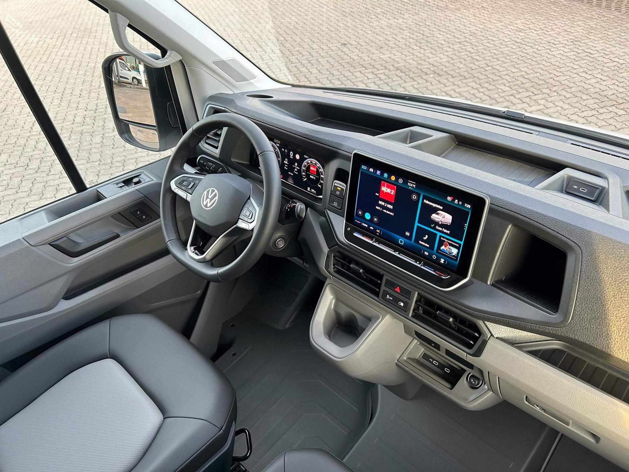 VW Crafter 30 2.0 TDI (2026) - Foto 7