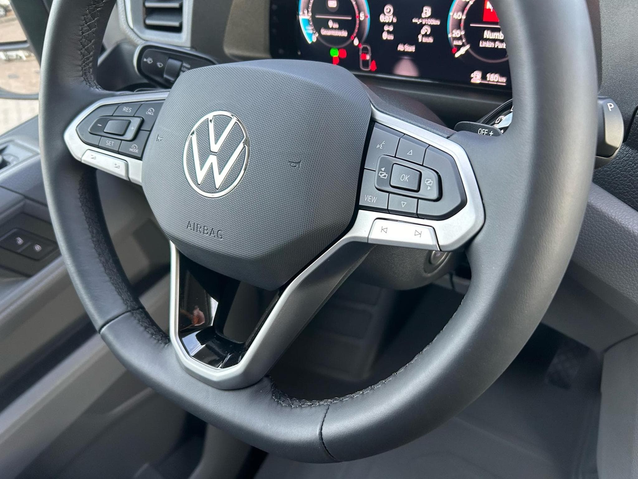 VW Crafter 30 2.0 TDI (2026) - Foto 8