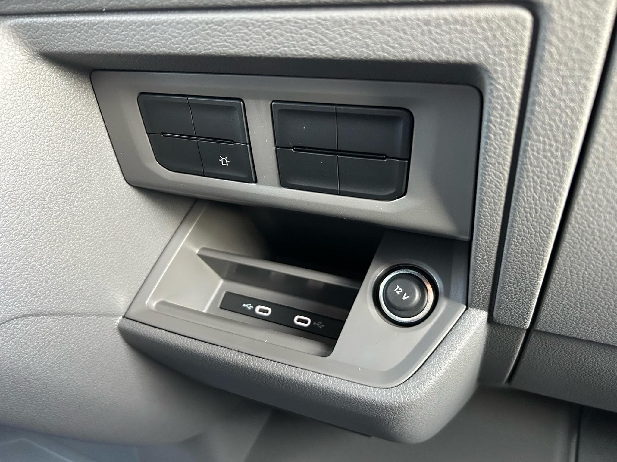 VW Crafter 30 2.0 TDI (2026) - Foto 9