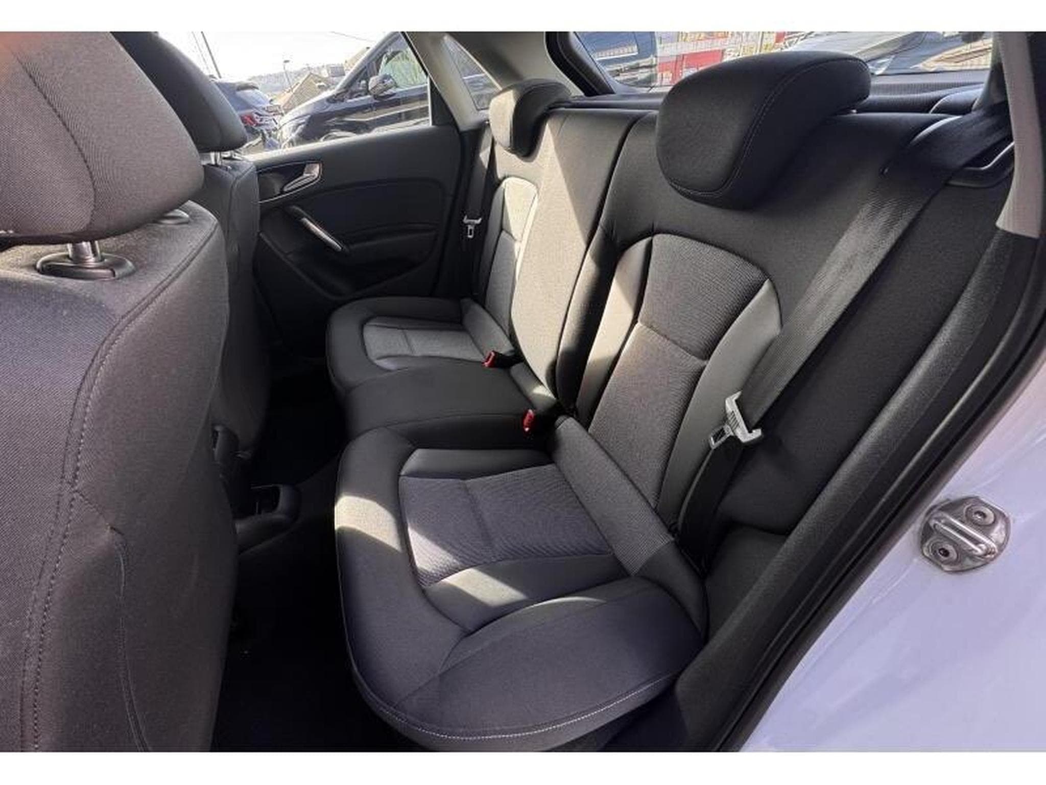 Audi A1 1.5 90CV (2016) - Foto 9