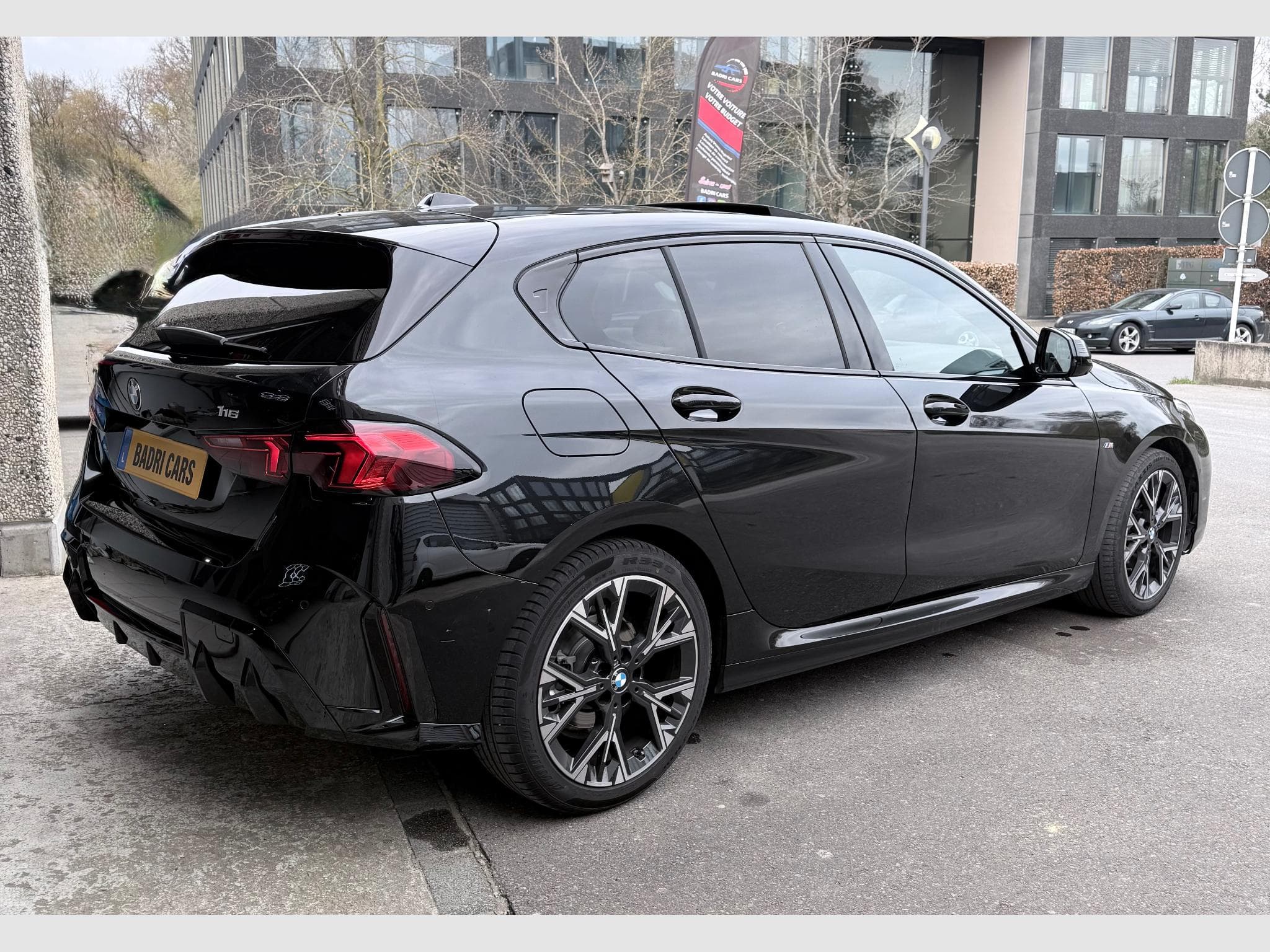 BMW 116 1.5 122 Ps PACK M PLUS (2025) - Foto 6