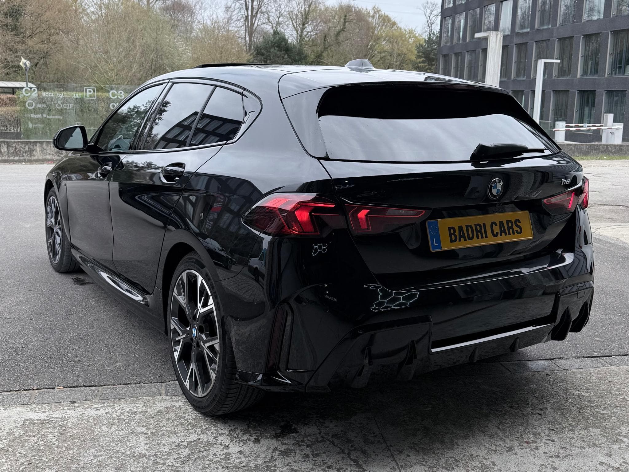 BMW 116 1.5 122 Ps PACK M PLUS (2025) - Foto 5