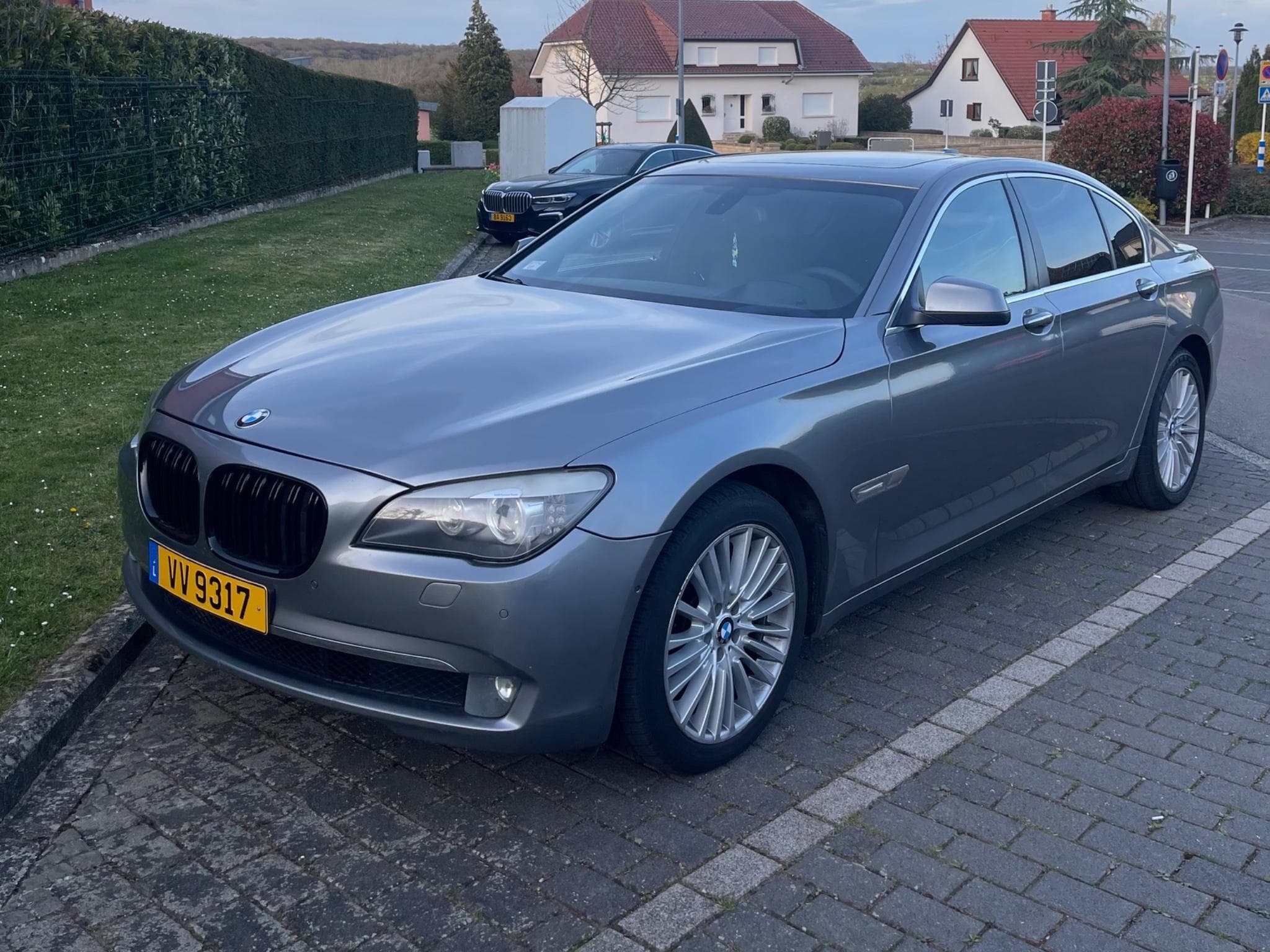 BMW 730 (2010) - Photo 2