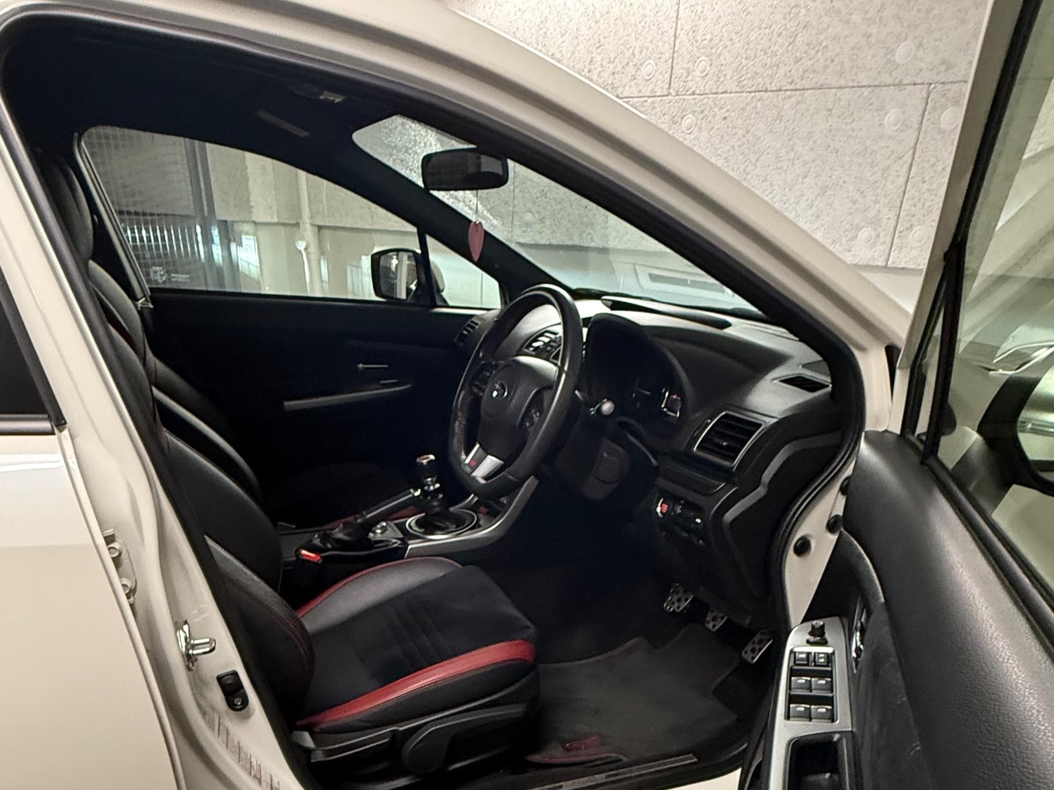 Subaru WRX STI UK Type (2017) - Photo 2