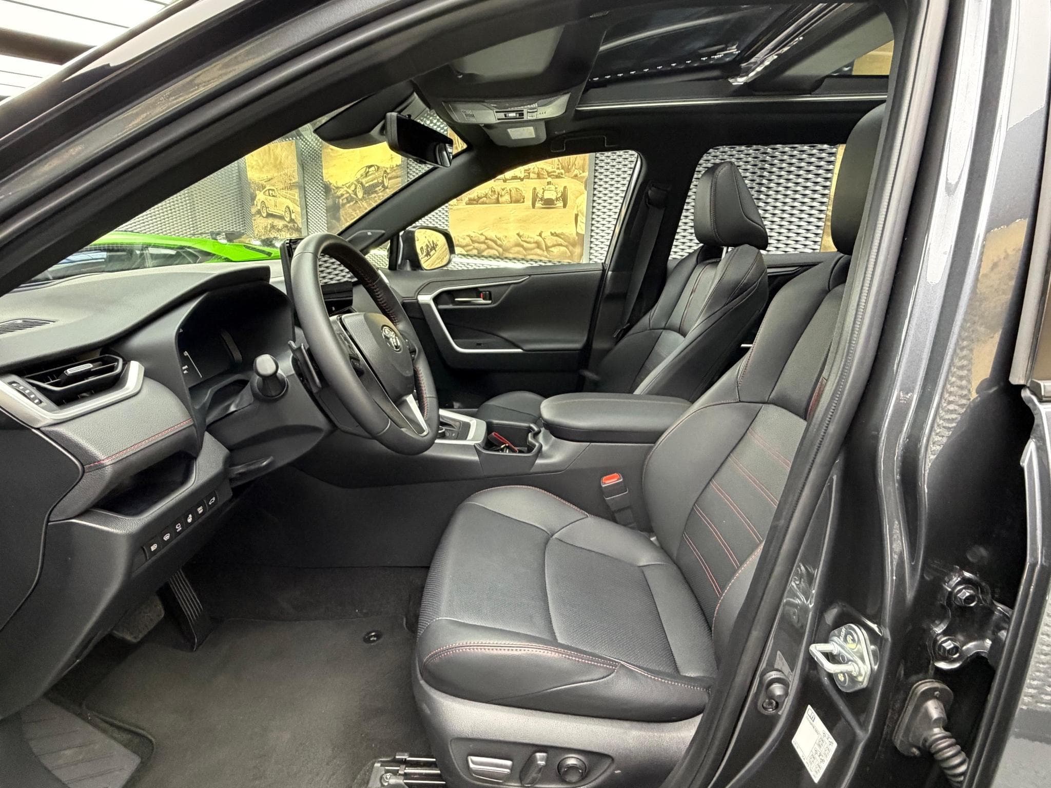 Toyota Rav 4 Style Plus Plug-in Hybrid Toit Pano Cuir JBL 360 (2025) - Photo 7