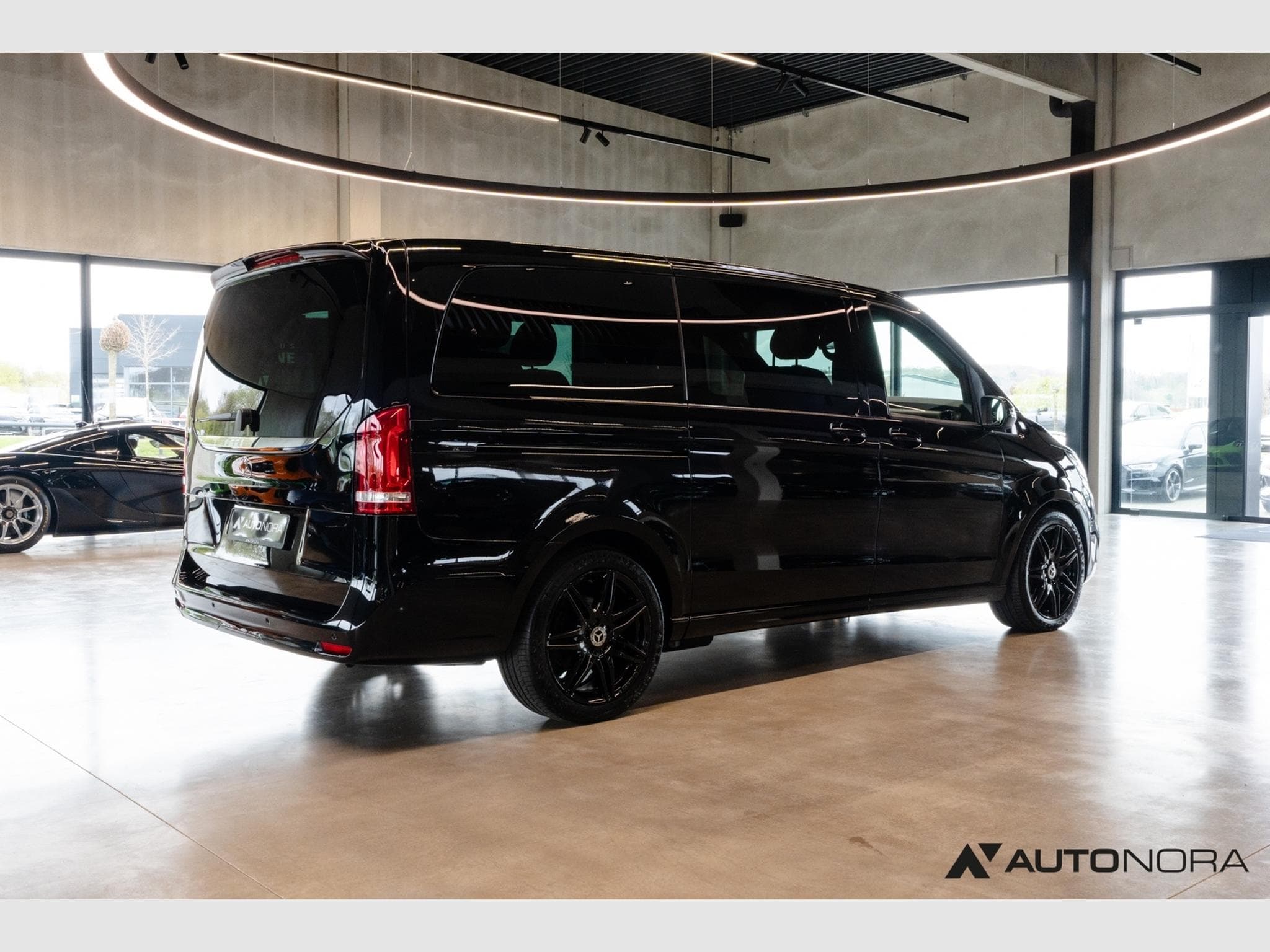 Mercedes V V 250d Edition lang AMG Line (2023) - Photo 4