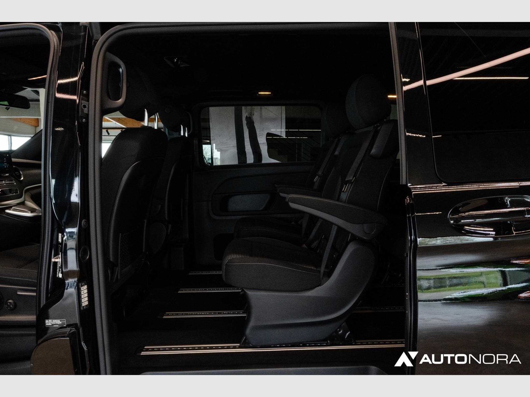 Mercedes V V 250d Edition lang AMG Line (2023) - Photo 13