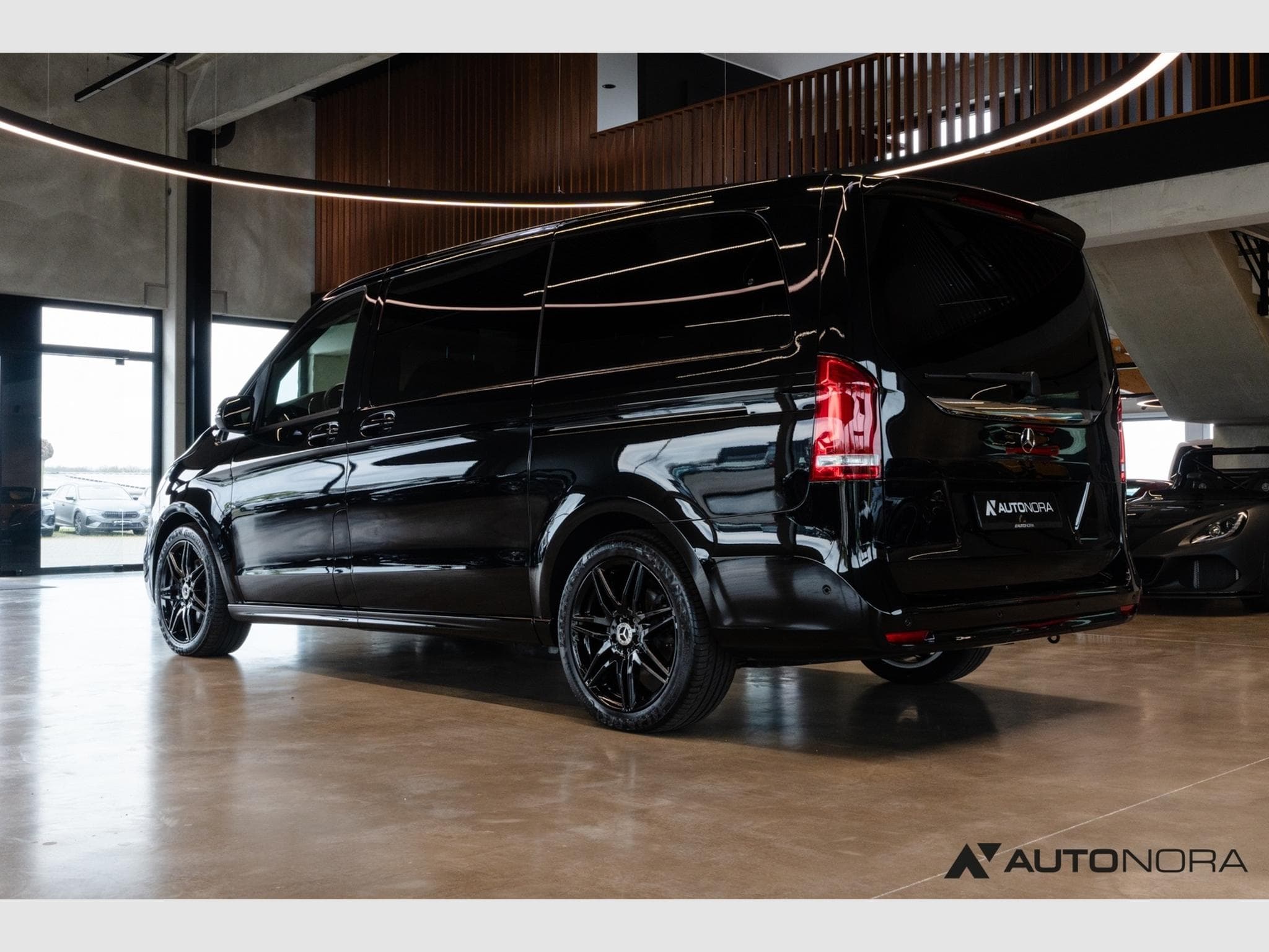 Mercedes V V 250d Edition lang AMG Line (2023) - Photo 8