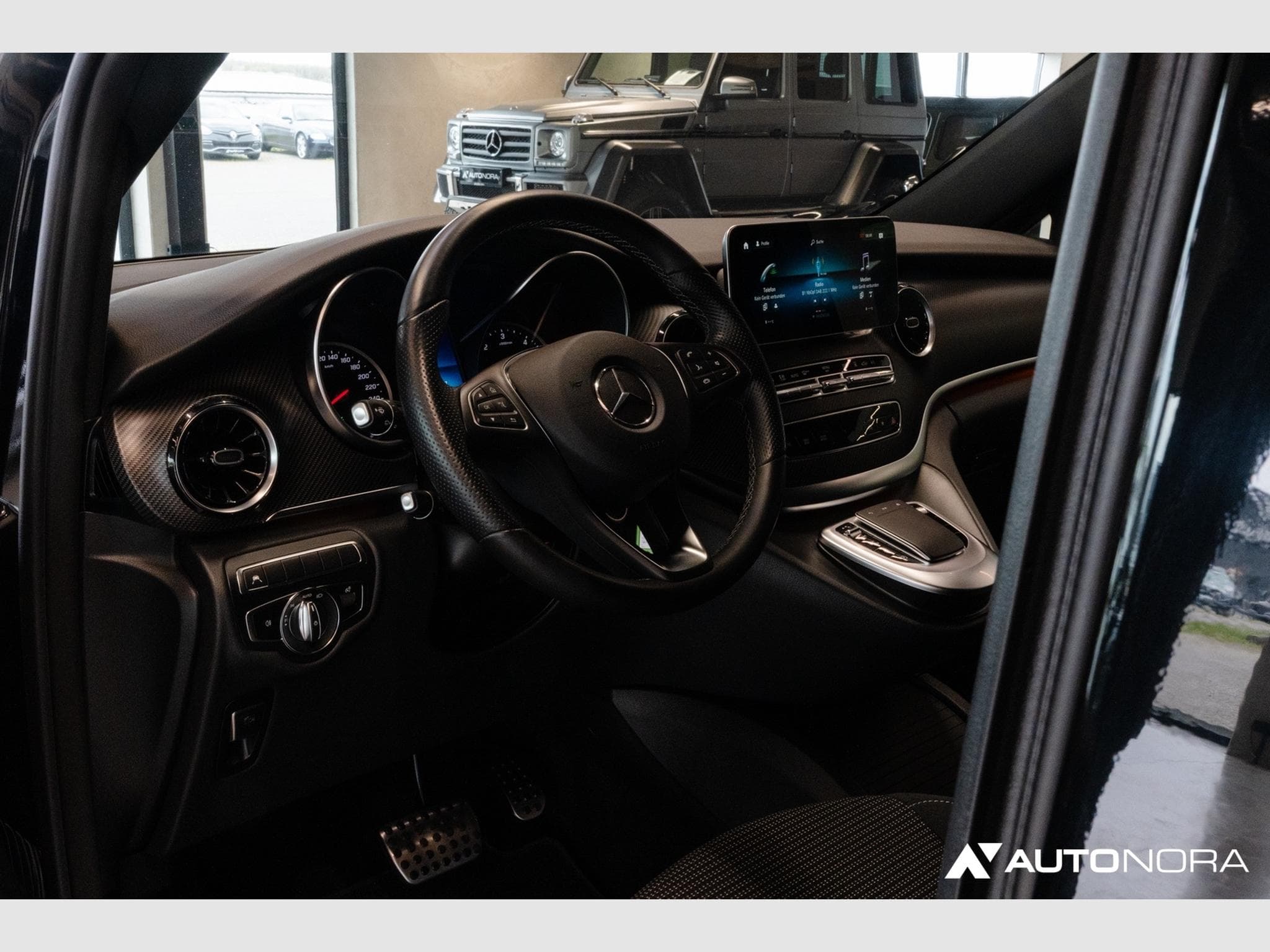 Mercedes V V 250d Edition lang AMG Line (2023) - Photo 12