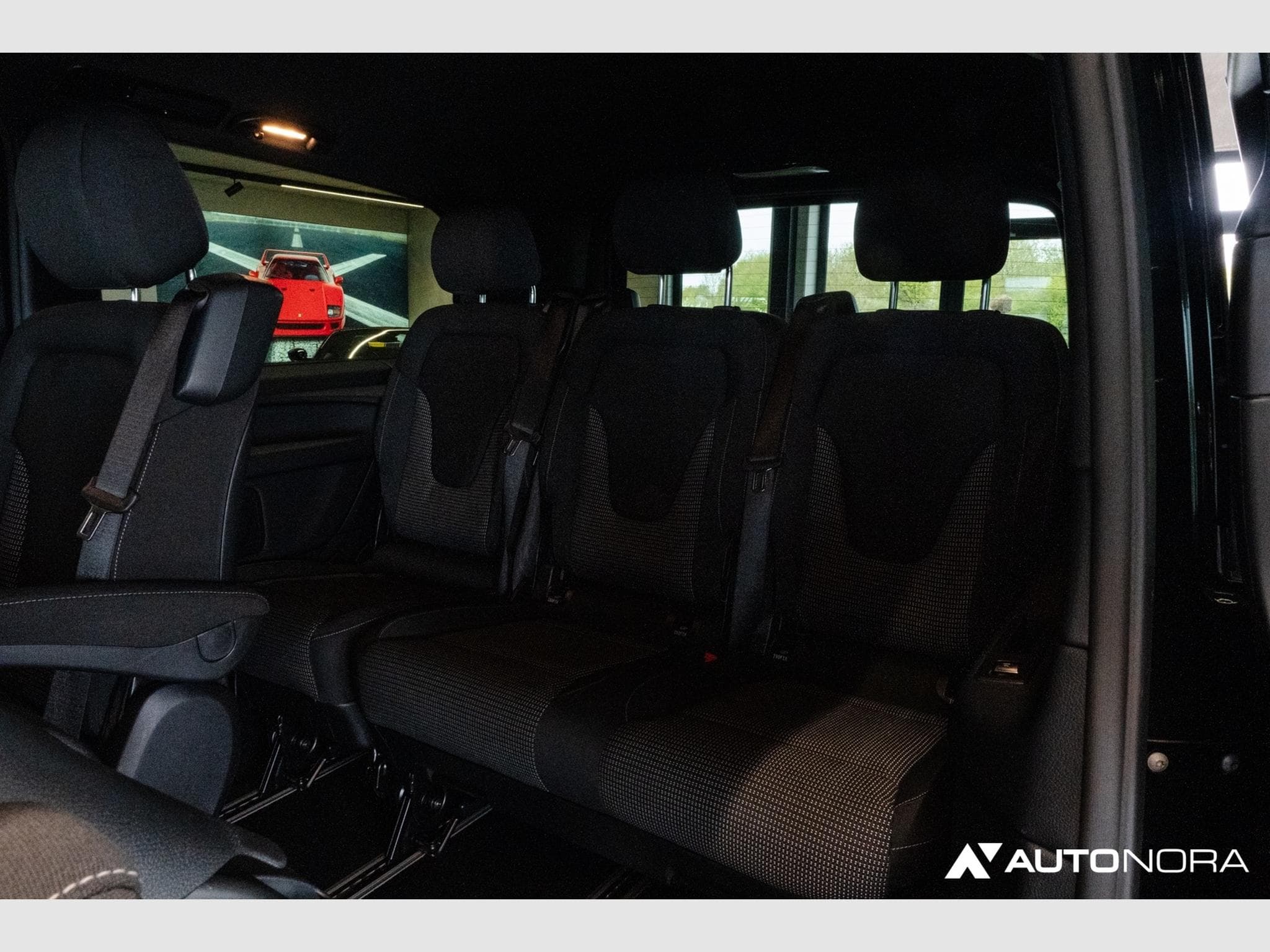 Mercedes V V 250d Edition lang AMG Line (2023) - Photo 14