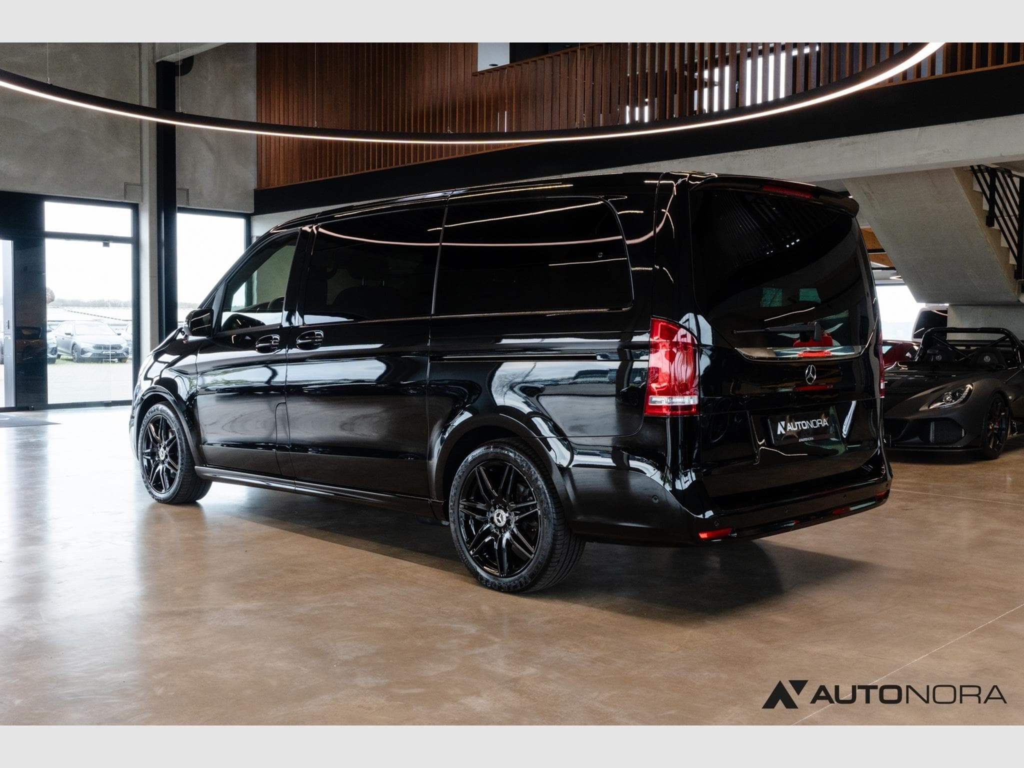 Mercedes V V 250d Edition lang AMG Line (2023) - Photo 2