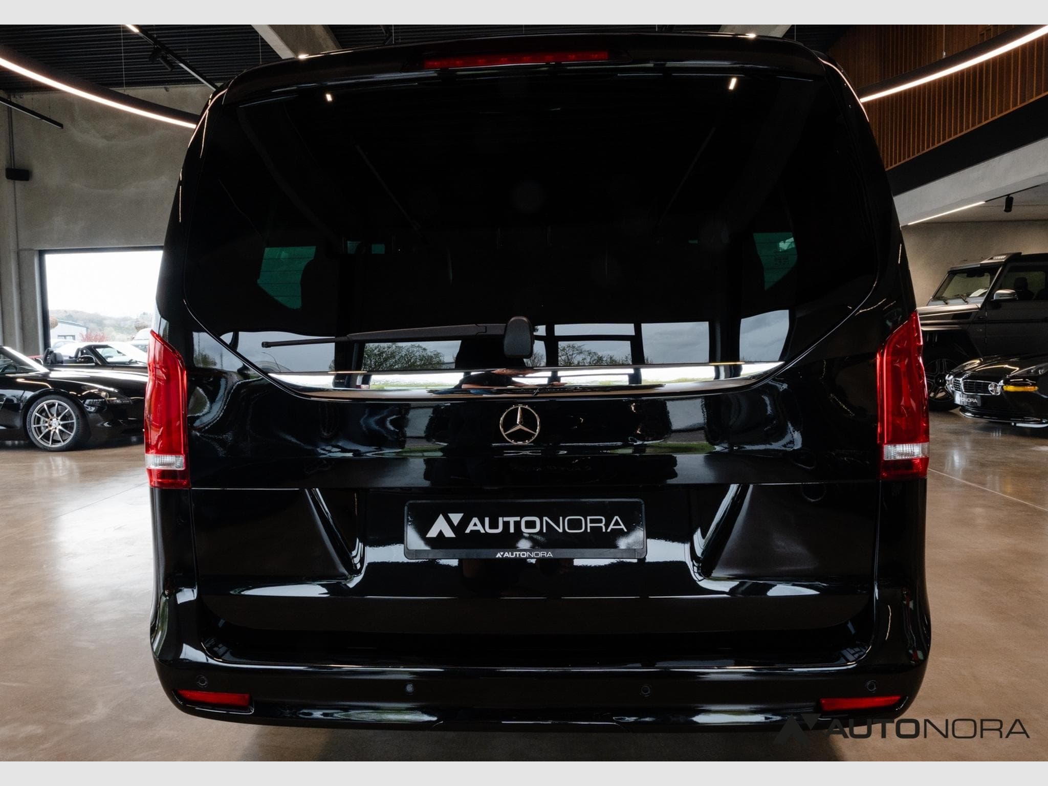 Mercedes V V 250d Edition lang AMG Line (2023) - Photo 9