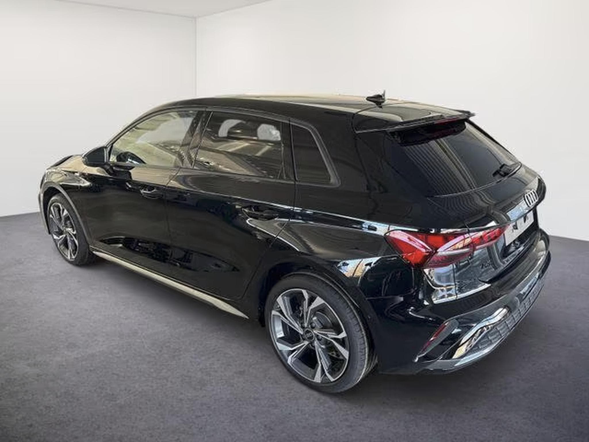 Audi A3 Sportback 1.5 TFSI S-Line (2026) - Photo 4