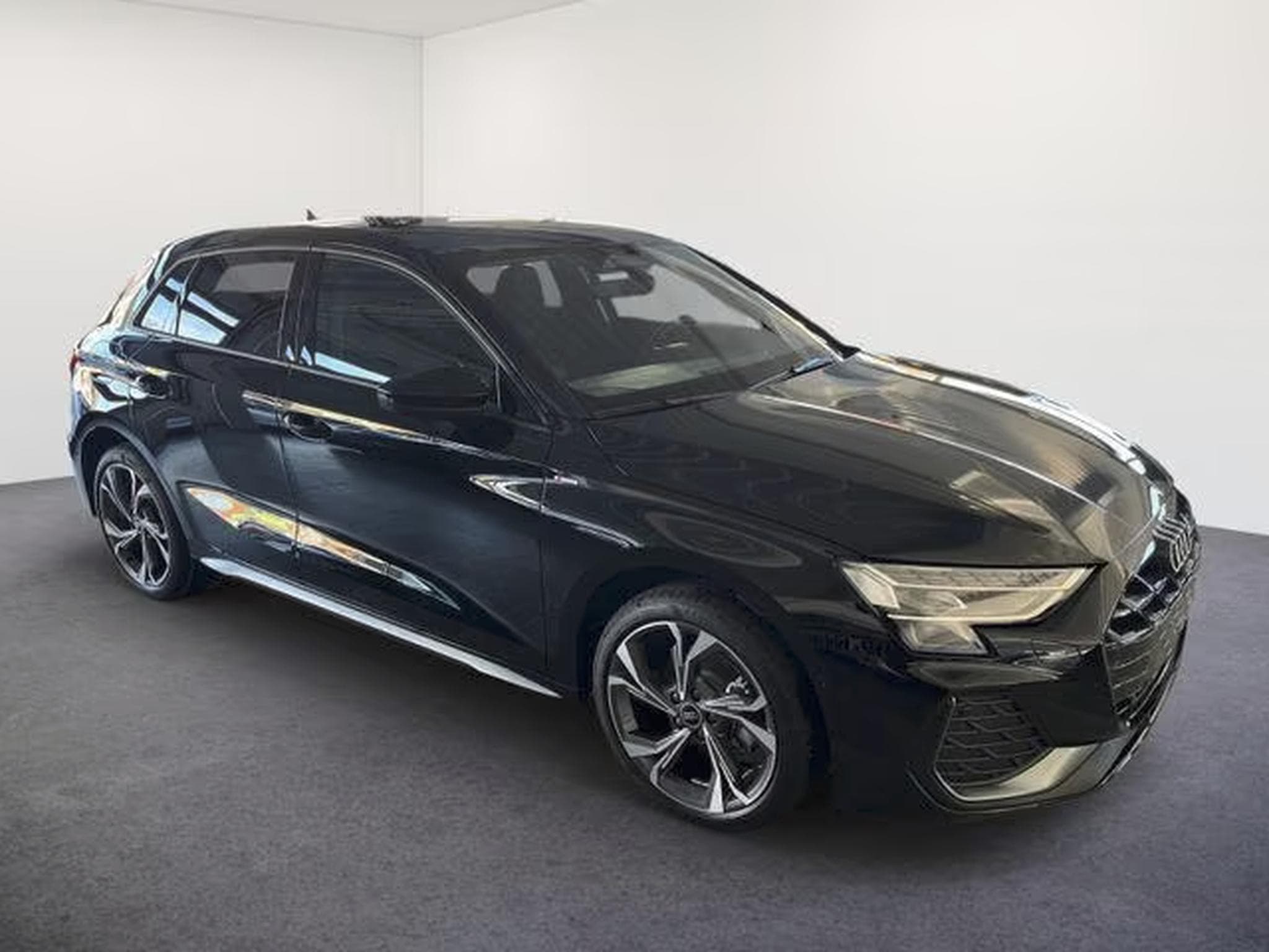 Audi A3 Sportback 1.5 TFSI S-Line (2026) - Photo 2