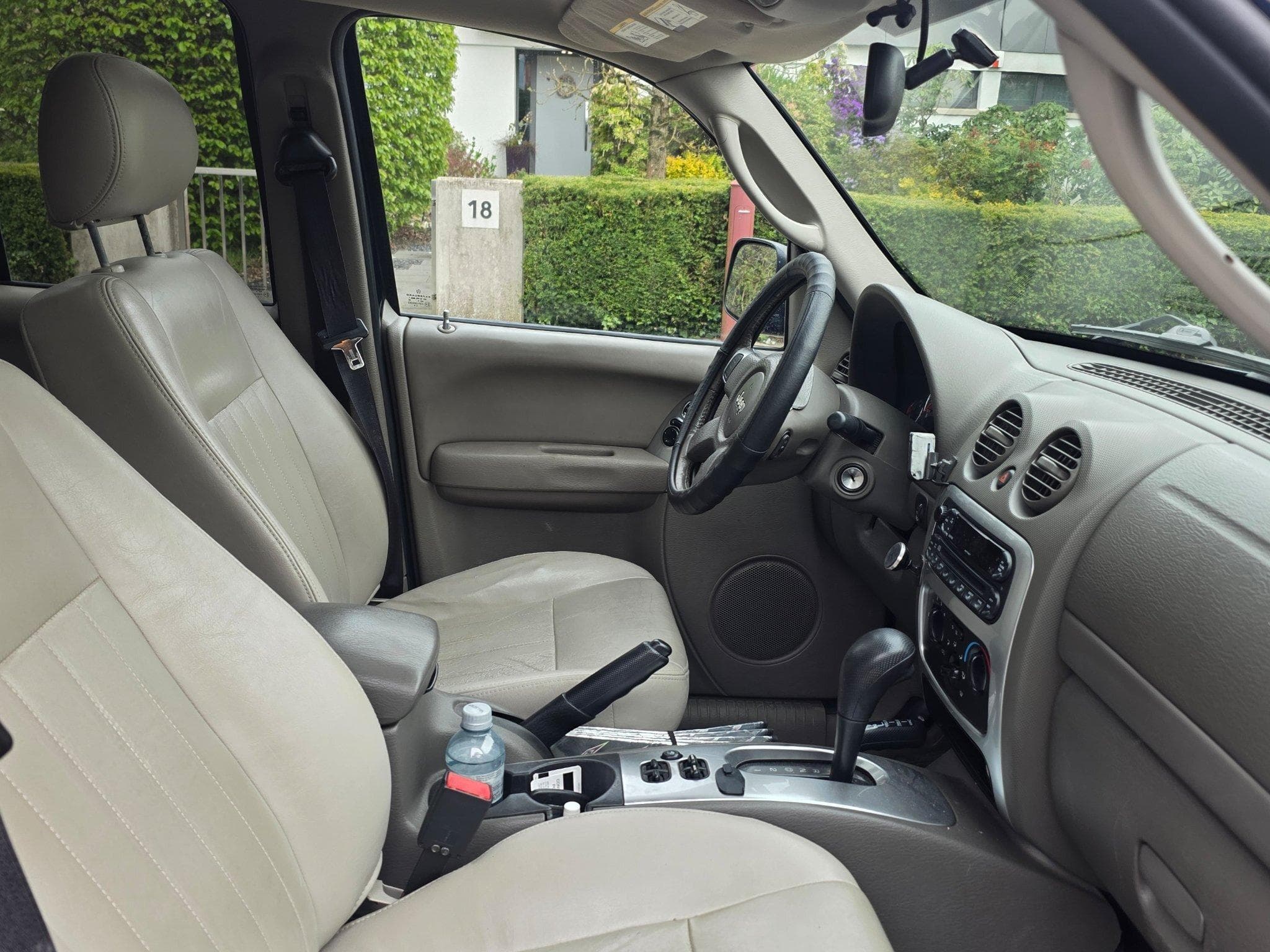 Jeep Cherokee 3.7 Limited (2005) - Photo 9