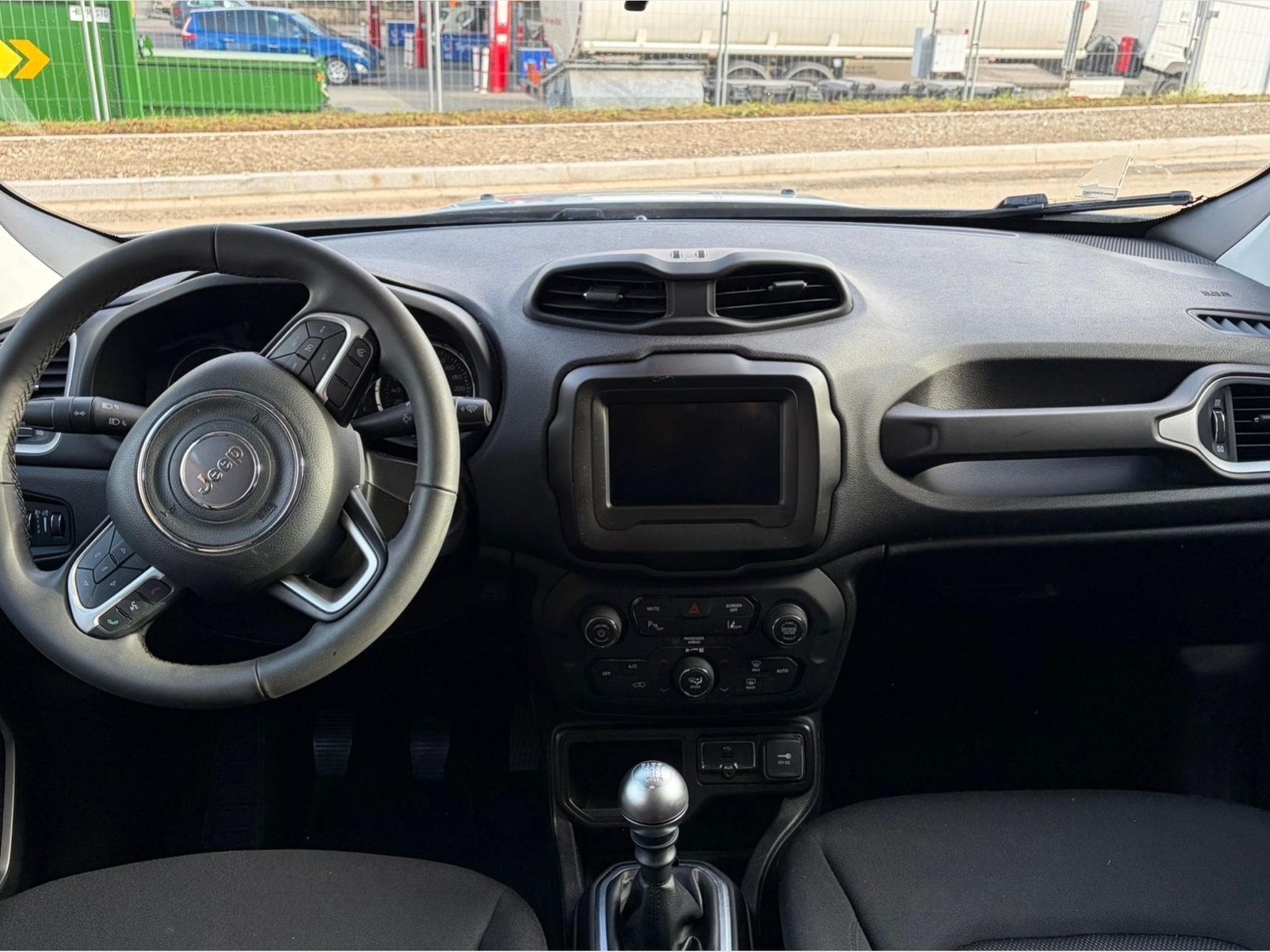 Jeep Renegade (2021) - Photo 2