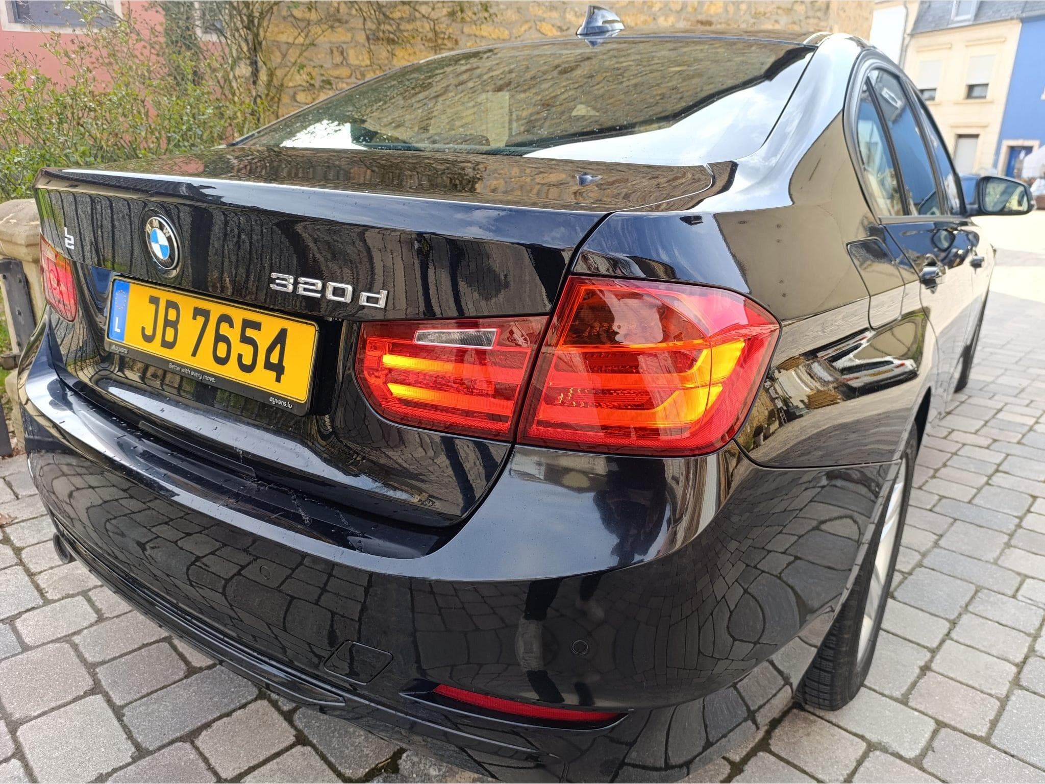 BMW 320 Sport (2012) - Photo 3