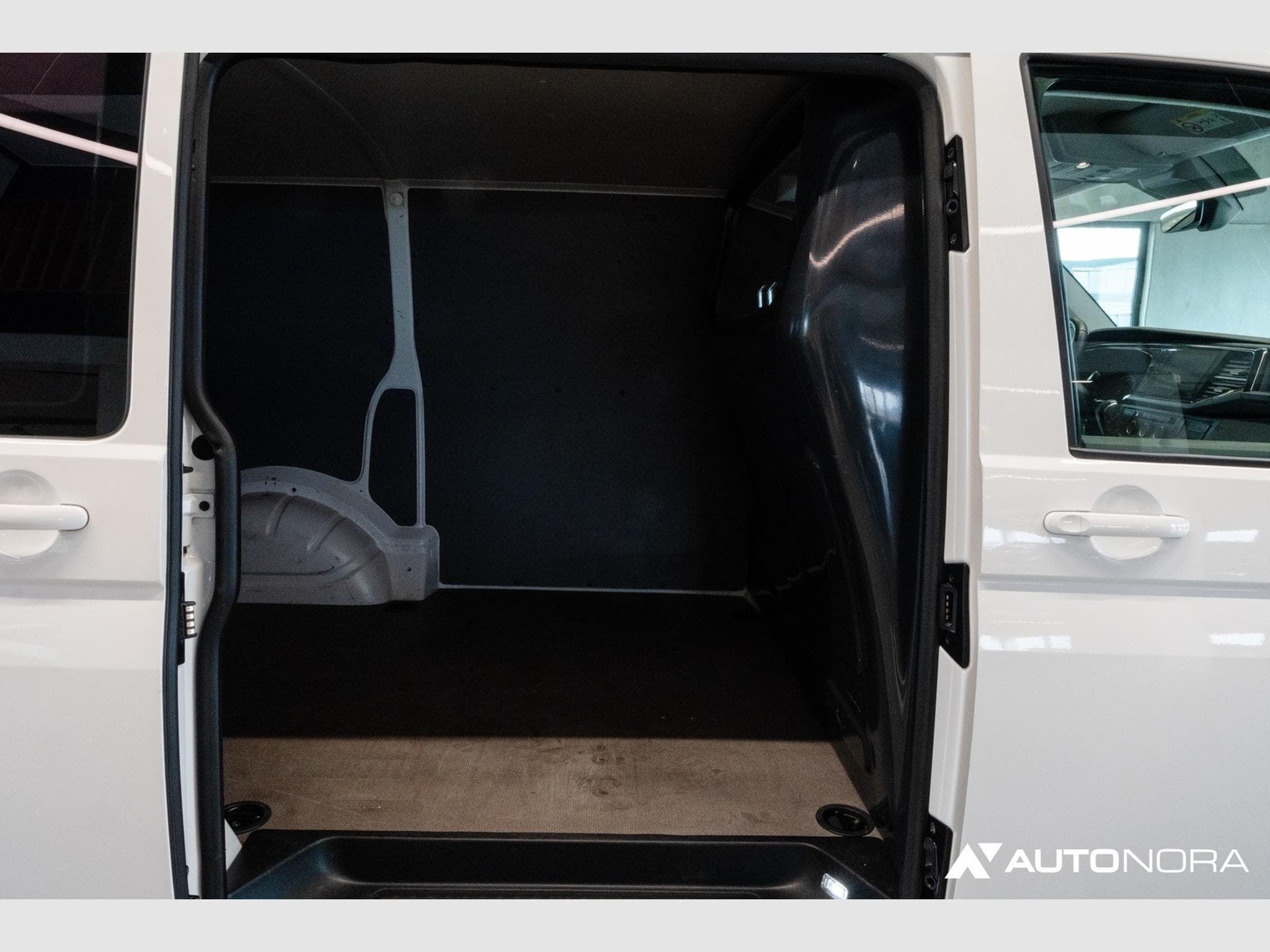 VW Caddy T6.1 Transporter (2023) - Foto 14