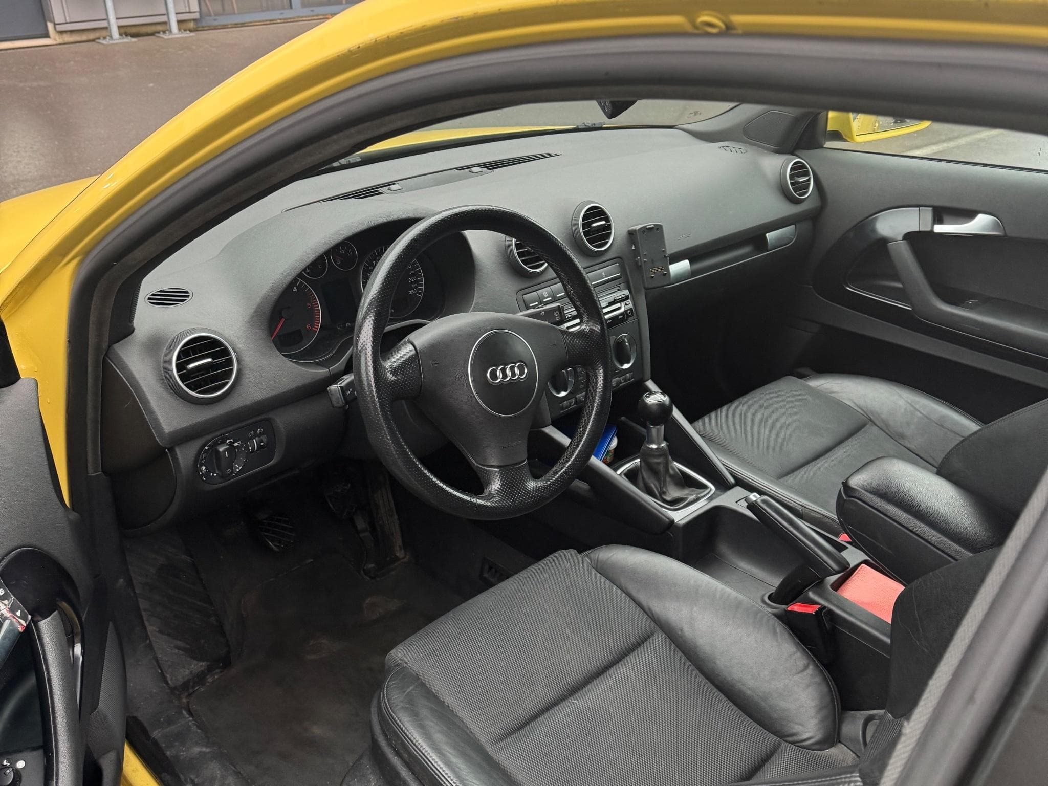 Audi A3 1.9 105 ps (2004) - Photo 2