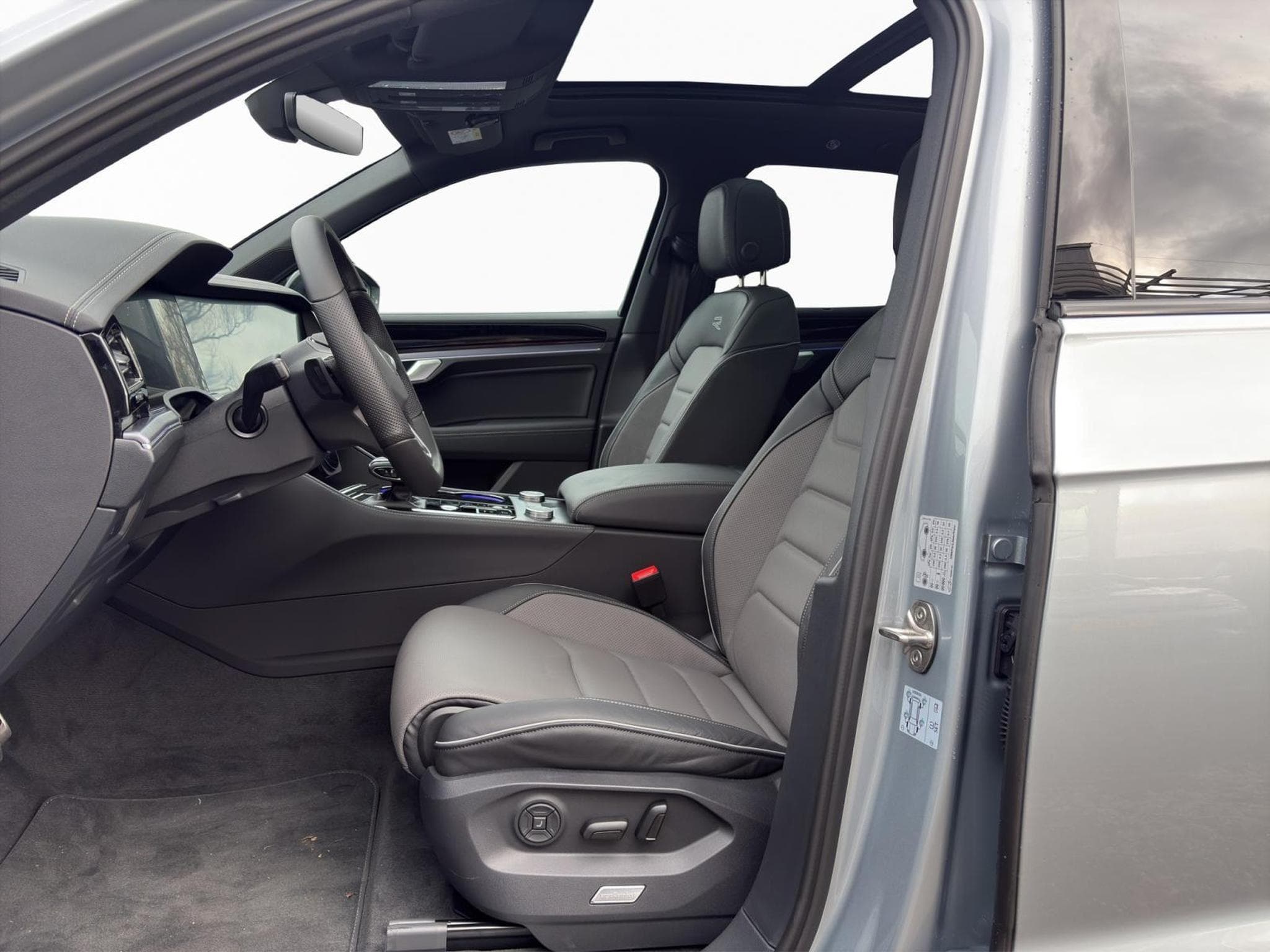 VW Touareg R-Line (2026) - Foto 8