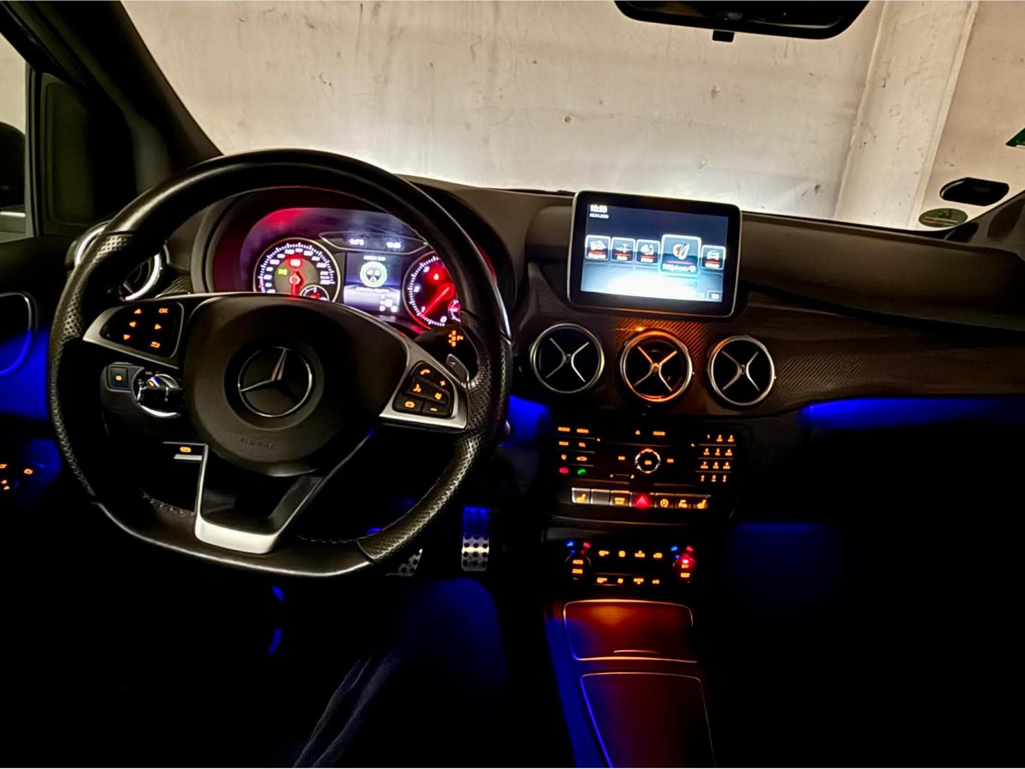 Mercedes B 180 AMG LINE (2016) - Photo 3