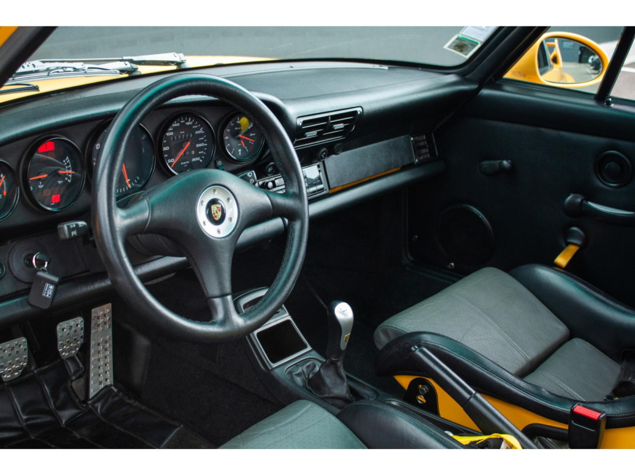 Porsche 911 Carrera RS (1996) - Photo 16