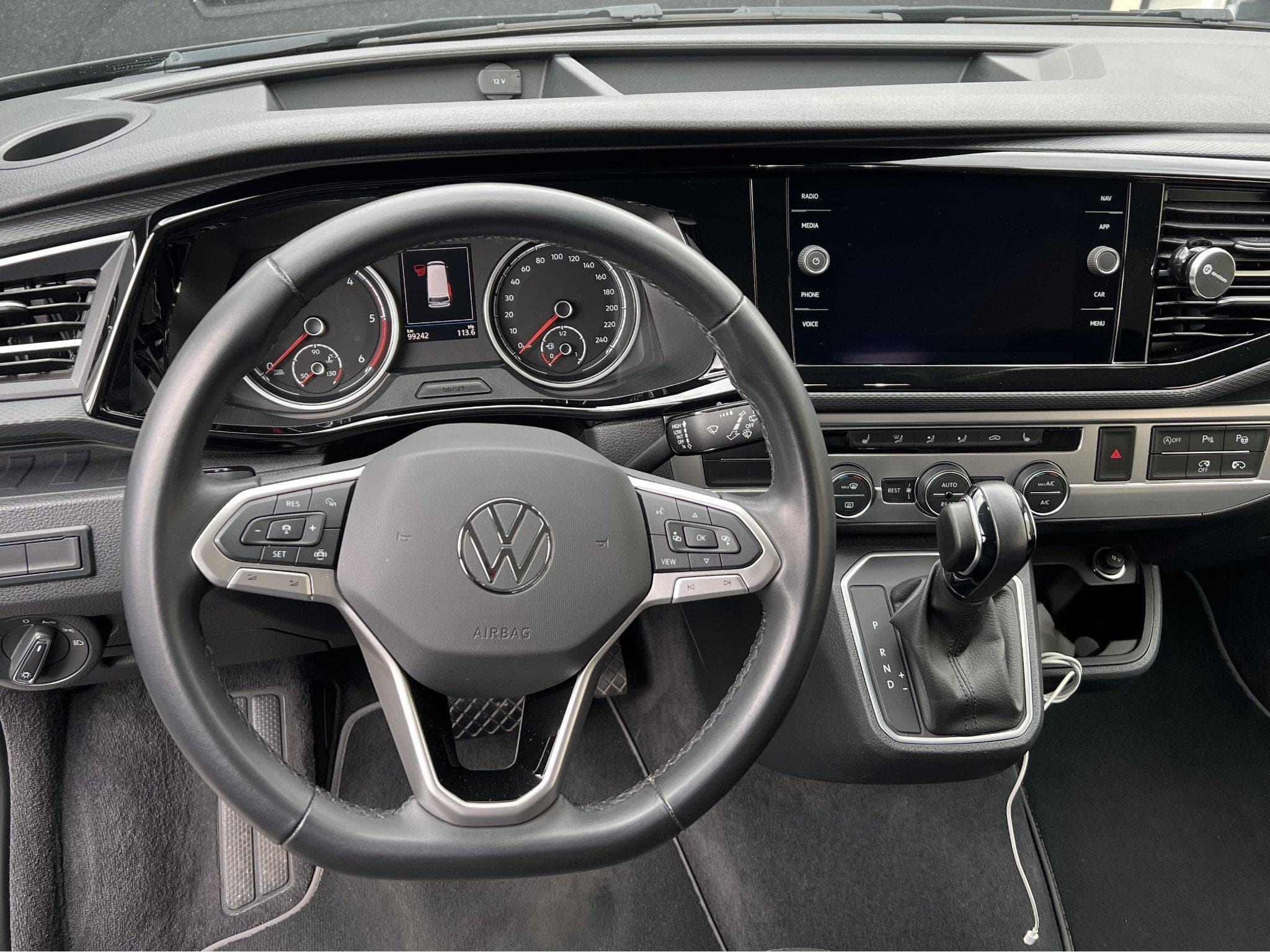 VW Multivan Trendline/150ch TDI DSG7 4Motion (2022) - Photo 3