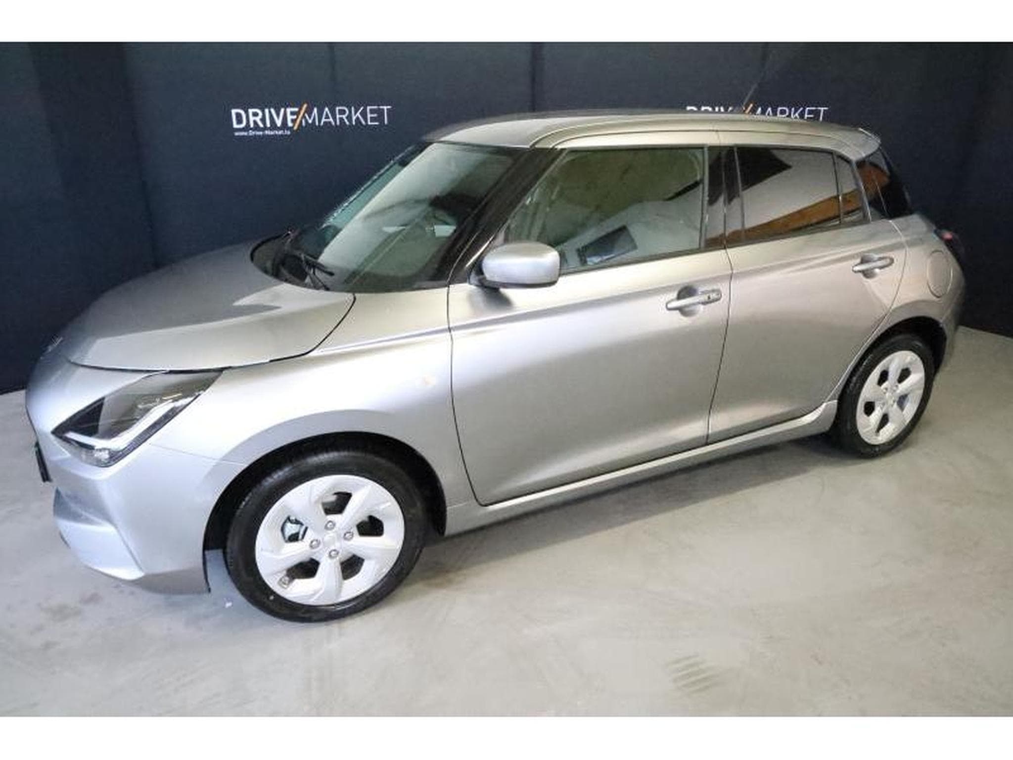 Suzuki Swift GL+ (2026) - Photo 12