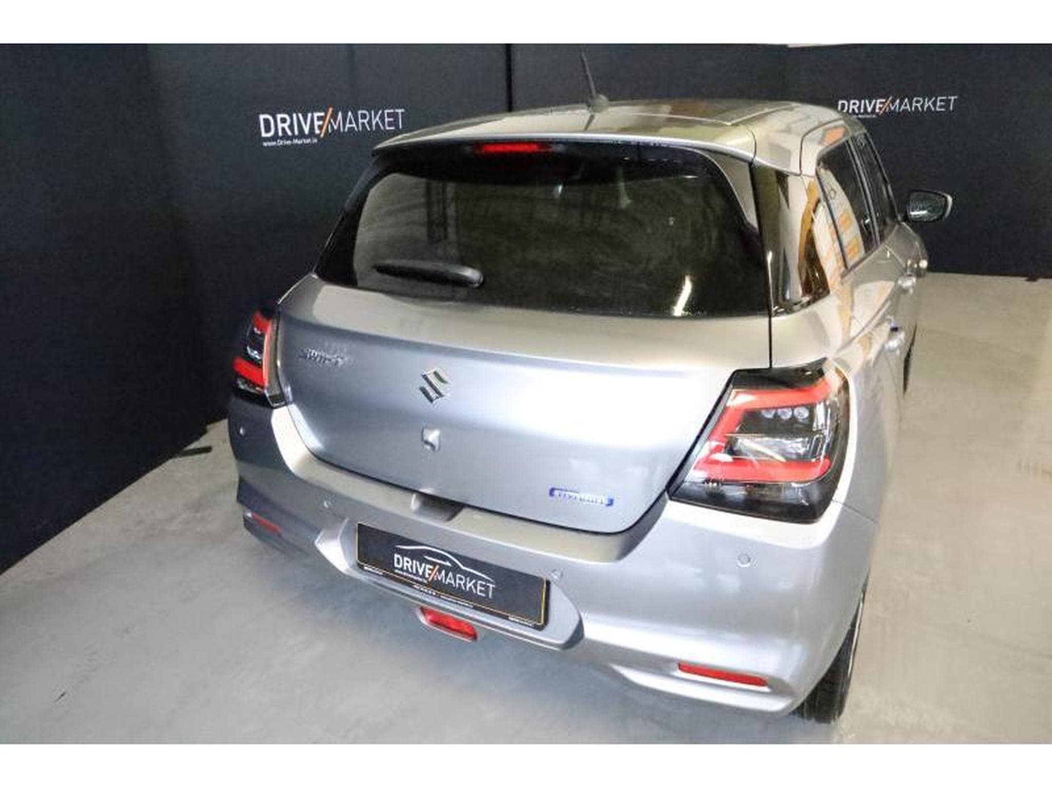 Suzuki Swift GL+ (2026) - Photo 13