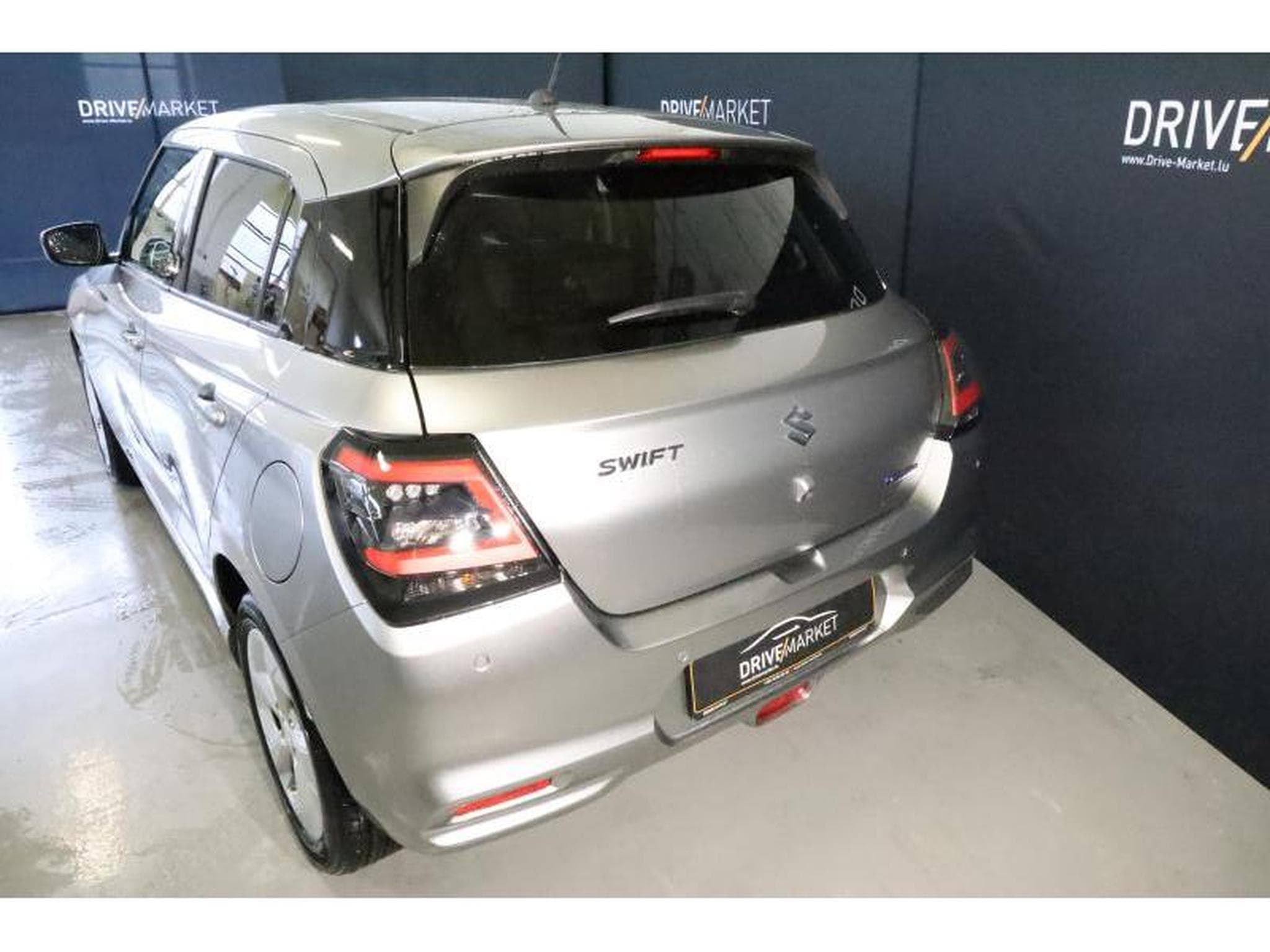Suzuki Swift GL+ (2026) - Photo 15