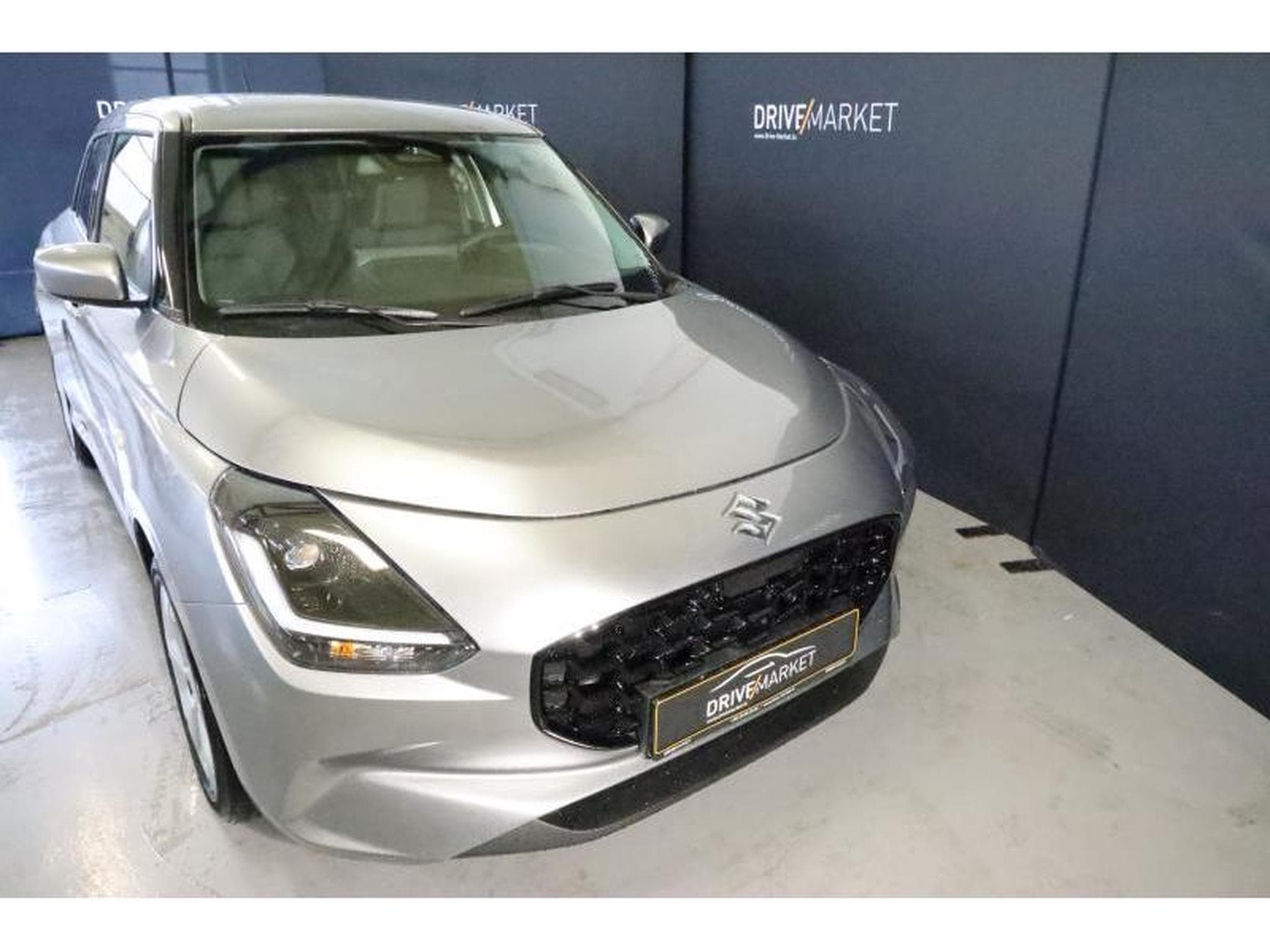 Suzuki Swift GL+ (2026) - Photo 3