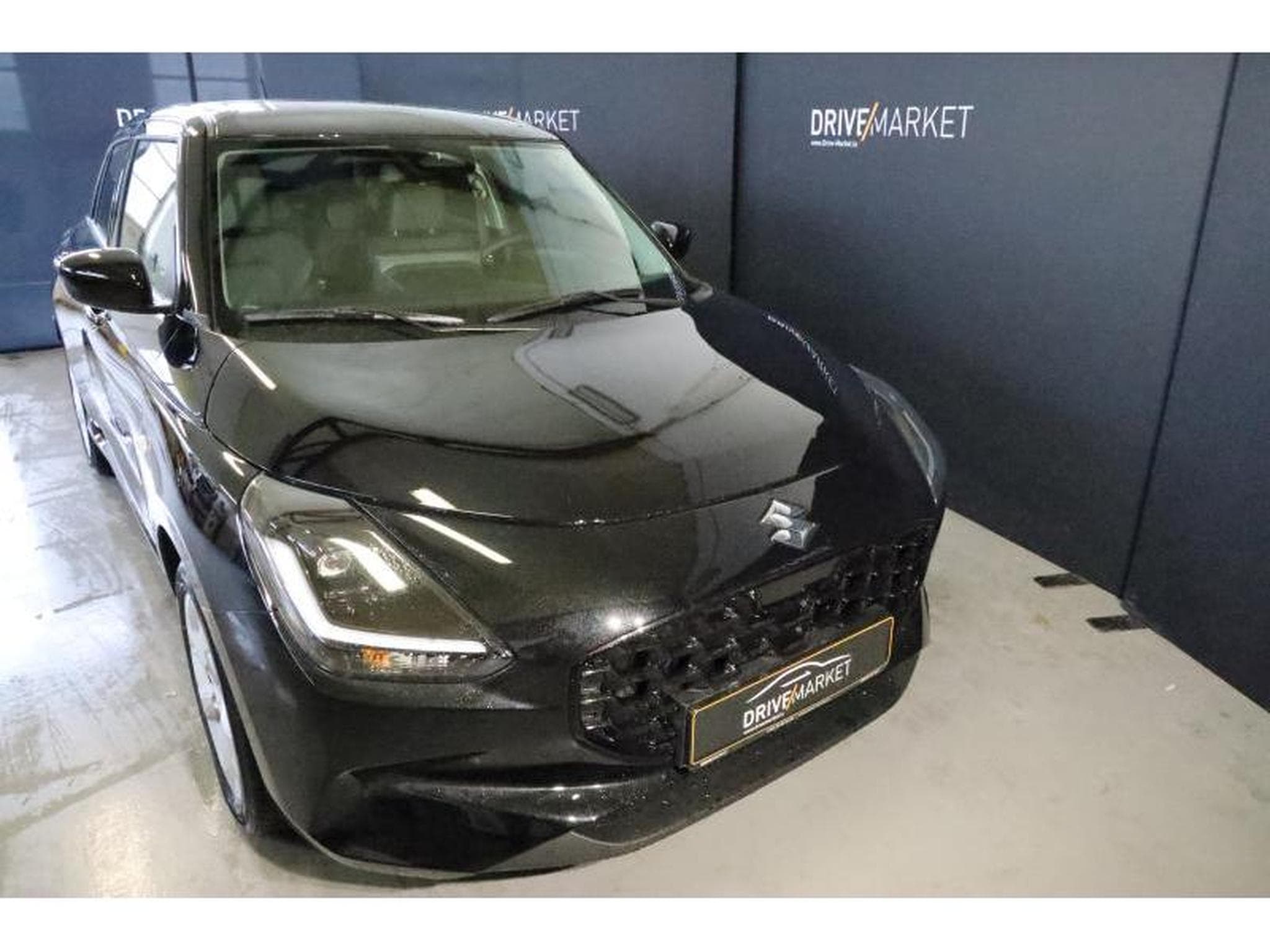 Suzuki Swift GL+ (2026) - Photo 12
