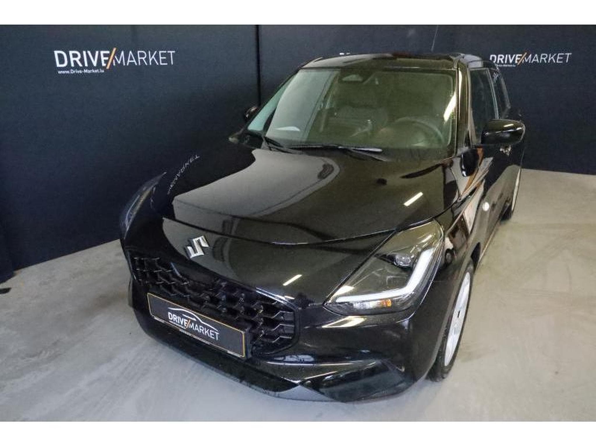 Suzuki Swift GL+ (2026) - Photo 13