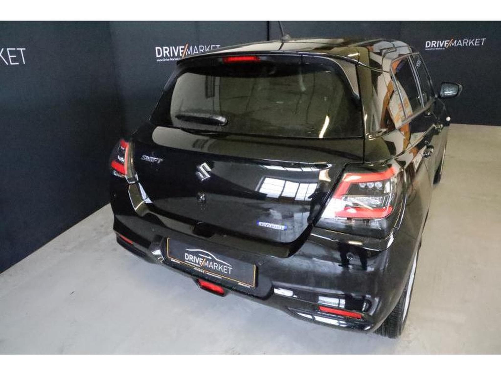 Suzuki Swift GL+ (2026) - Photo 16