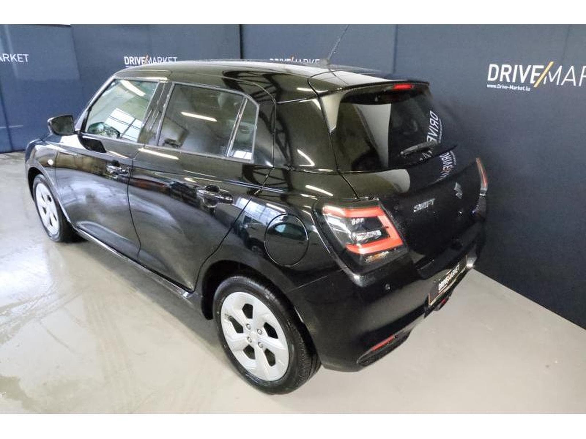 Suzuki Swift GL+ (2026) - Photo 17