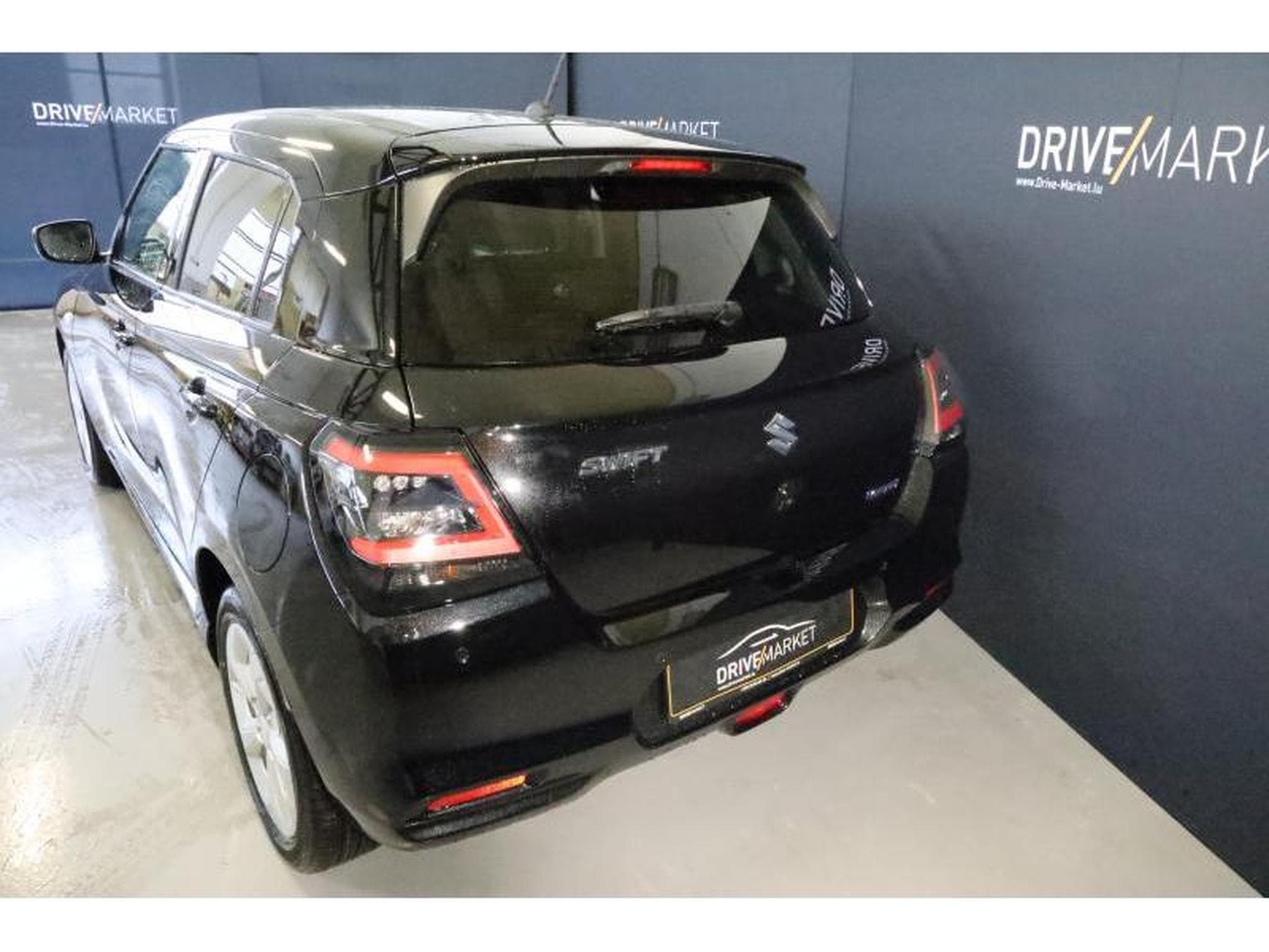 Suzuki Swift GL+ (2026) - Photo 18