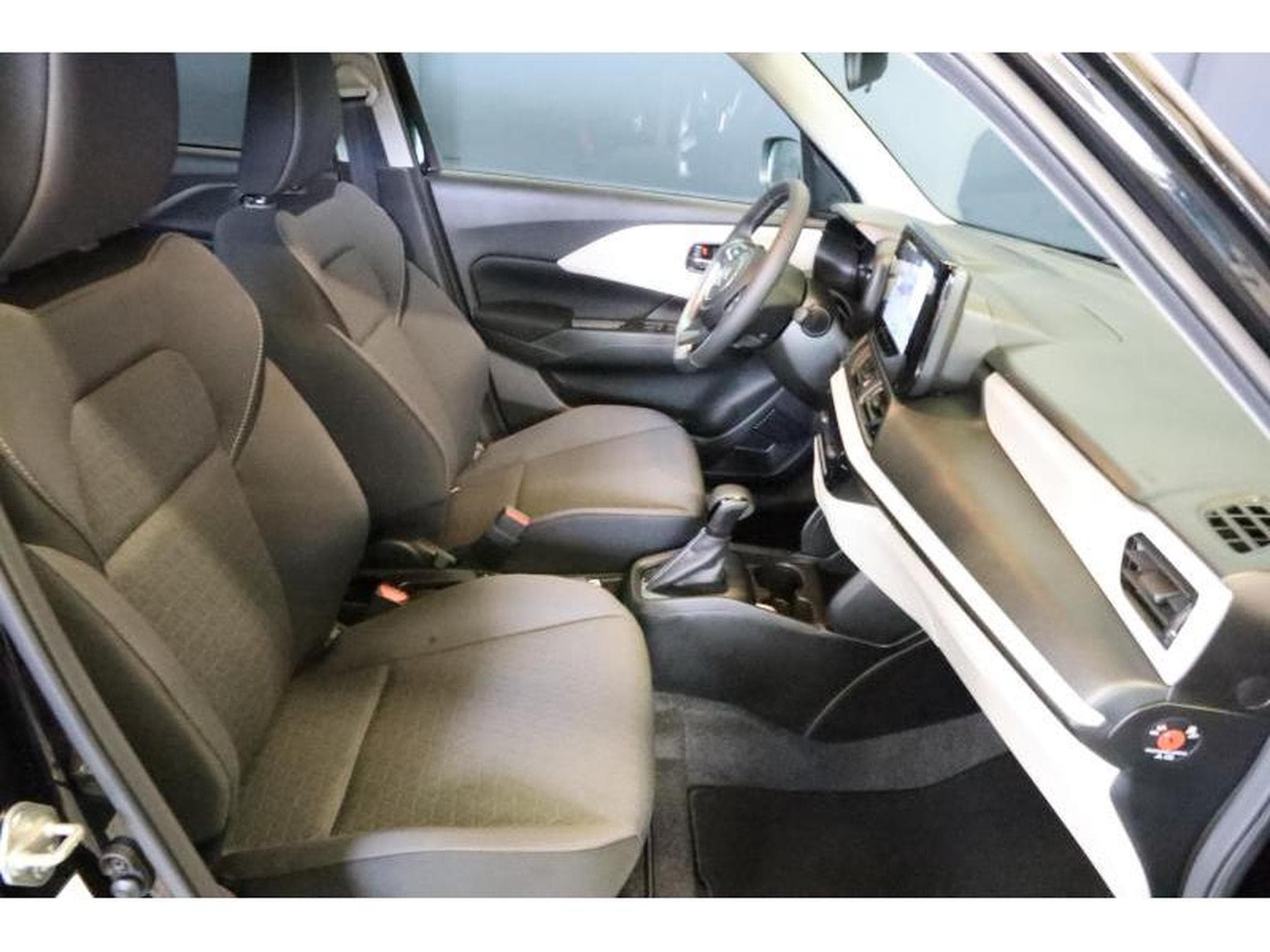 Suzuki Swift GL+ (2026) - Photo 3