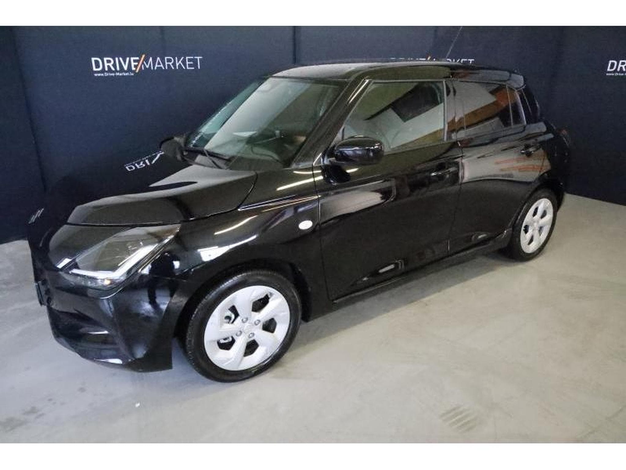 Suzuki Swift GL+ (2026) - Photo 4