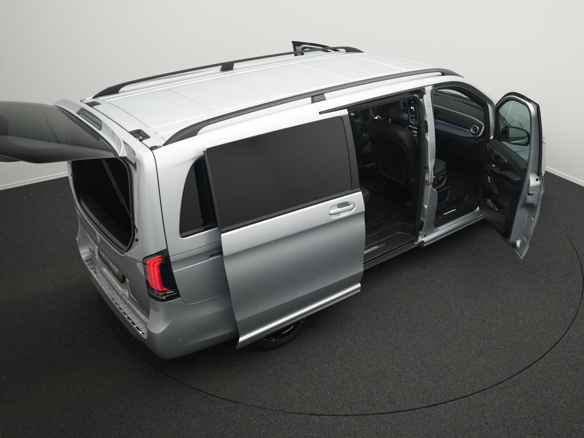 Mercedes V d RWD Avantgarde lang (2024) - Photo 13