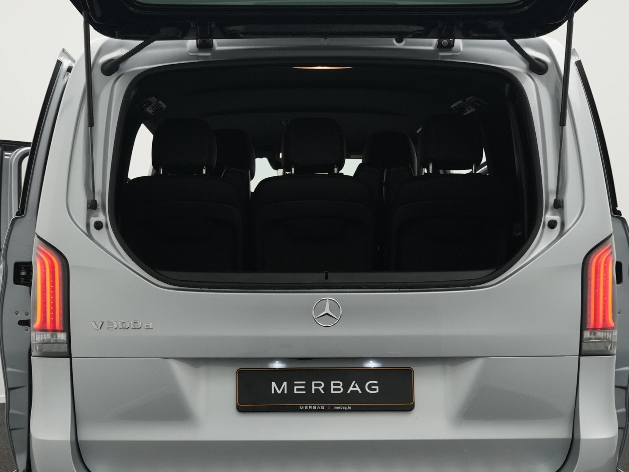 Mercedes V d RWD Avantgarde lang (2024) - Photo 15