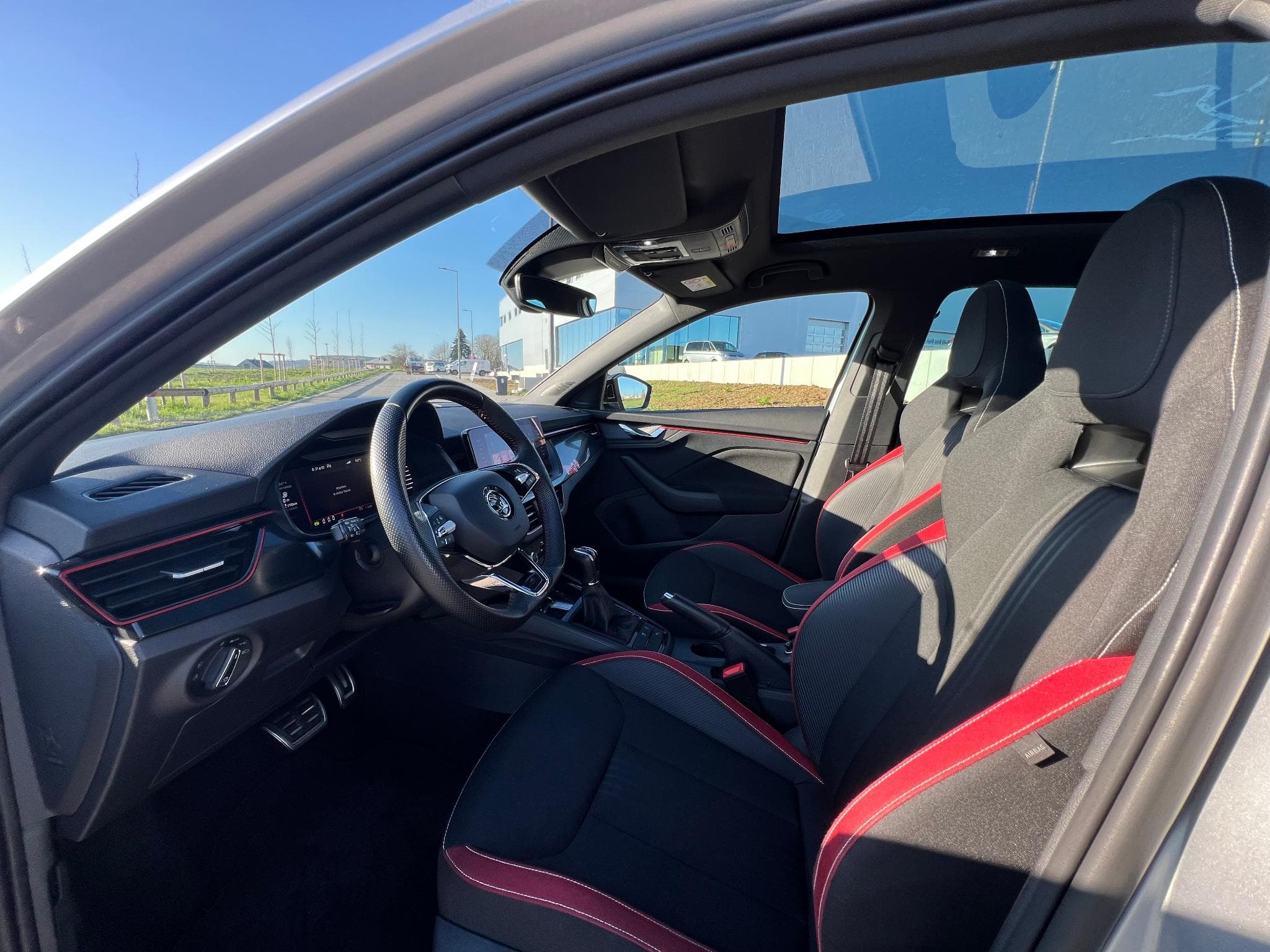 Skoda Scala MONTE CARLO 1.5 TSI 150CV DSG7 (2022) - Photo 7