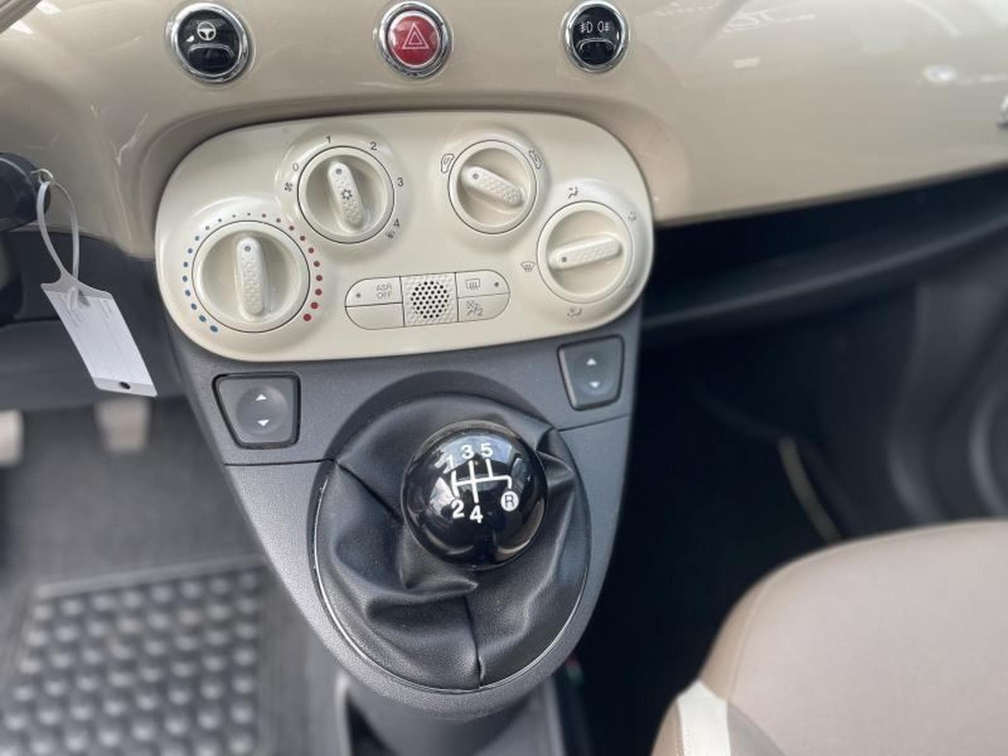 Fiat 500 1.2 LOUNGE Toit Ouvrant (2015) - Photo 9