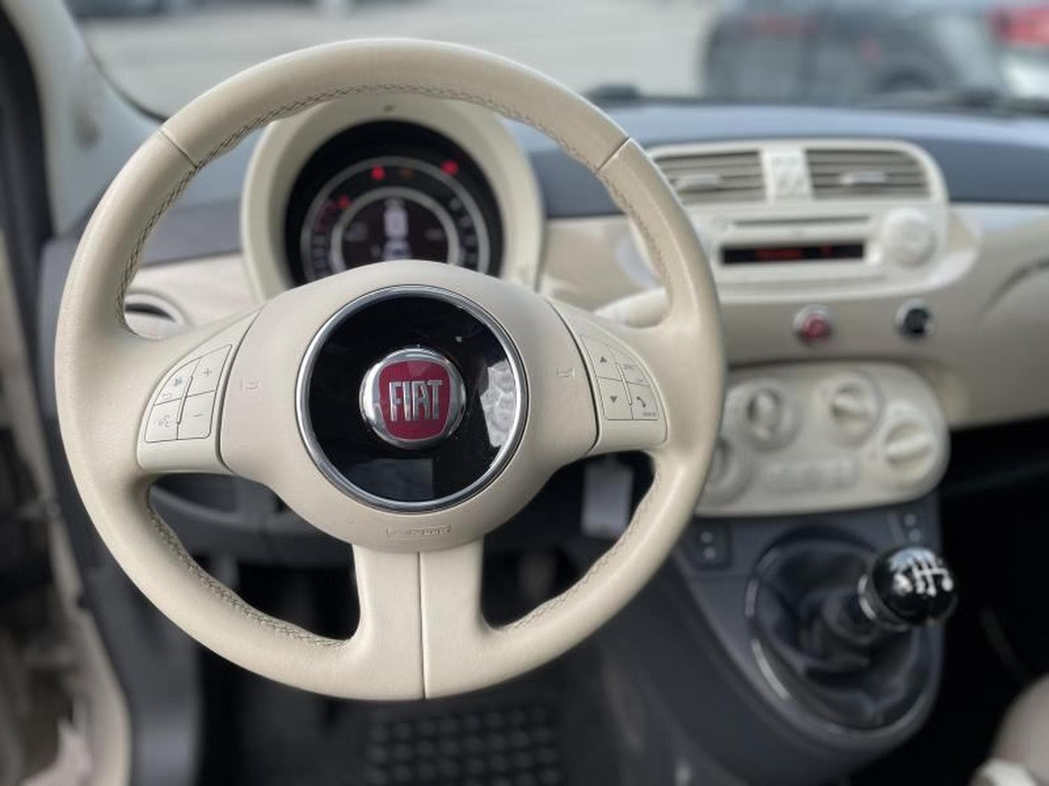 Fiat 500 1.2 LOUNGE Toit Ouvrant (2015) - Photo 8