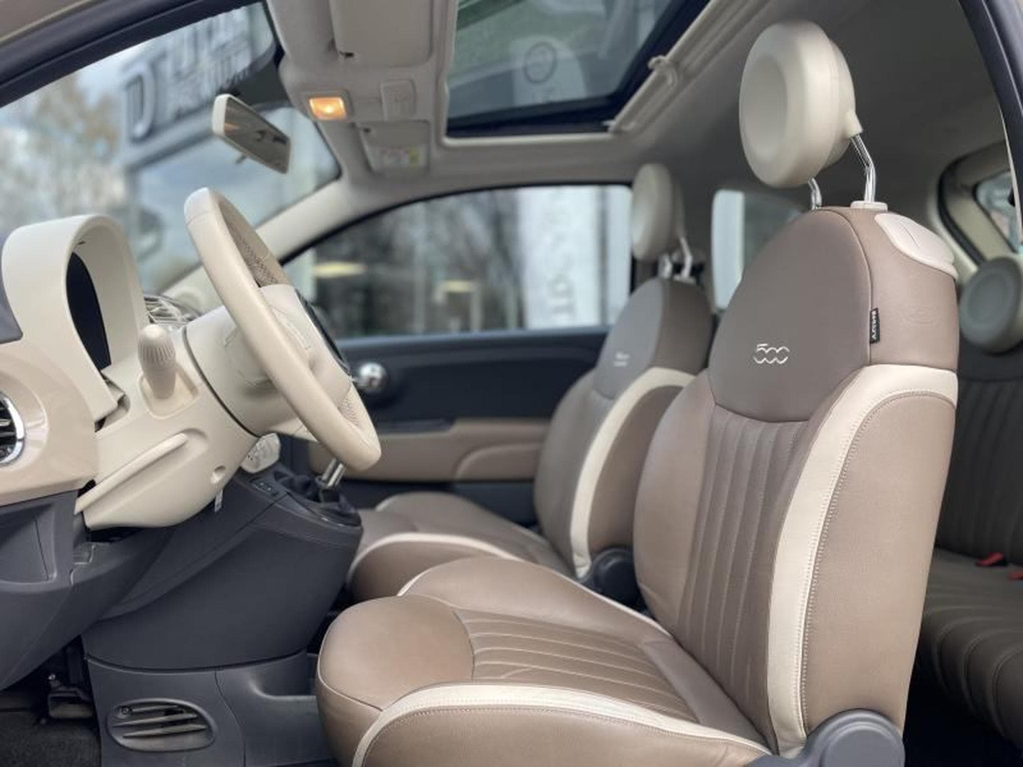 Fiat 500 1.2 LOUNGE Toit Ouvrant (2015) - Photo 7