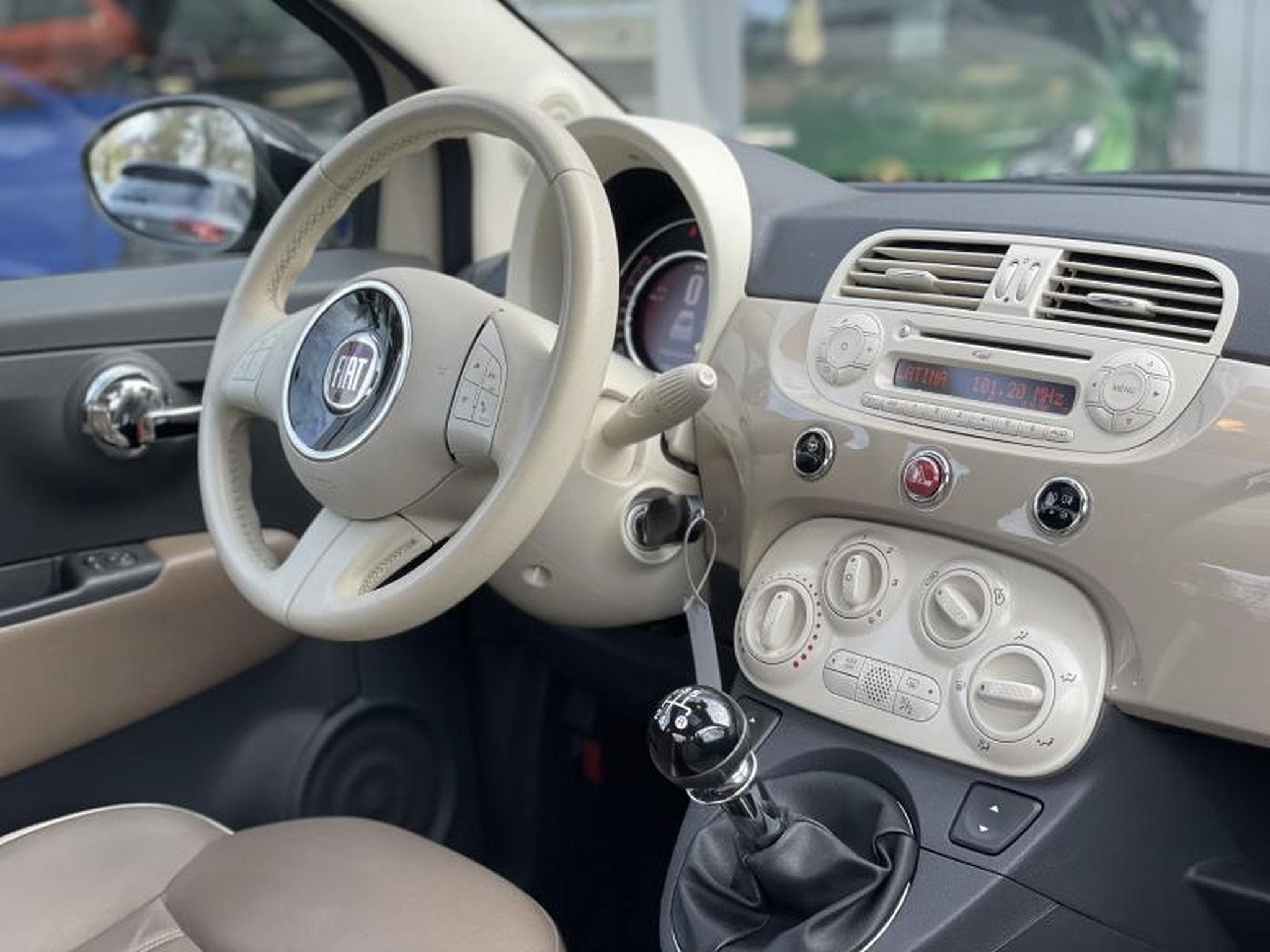 Fiat 500 1.2 LOUNGE Toit Ouvrant (2015) - Photo 11